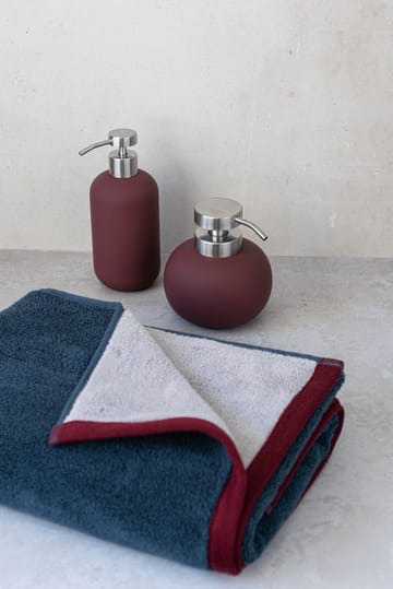 Lotus play soap pump tall, incl. 2 pump heads - 酒红色 - Mette Ditmer
