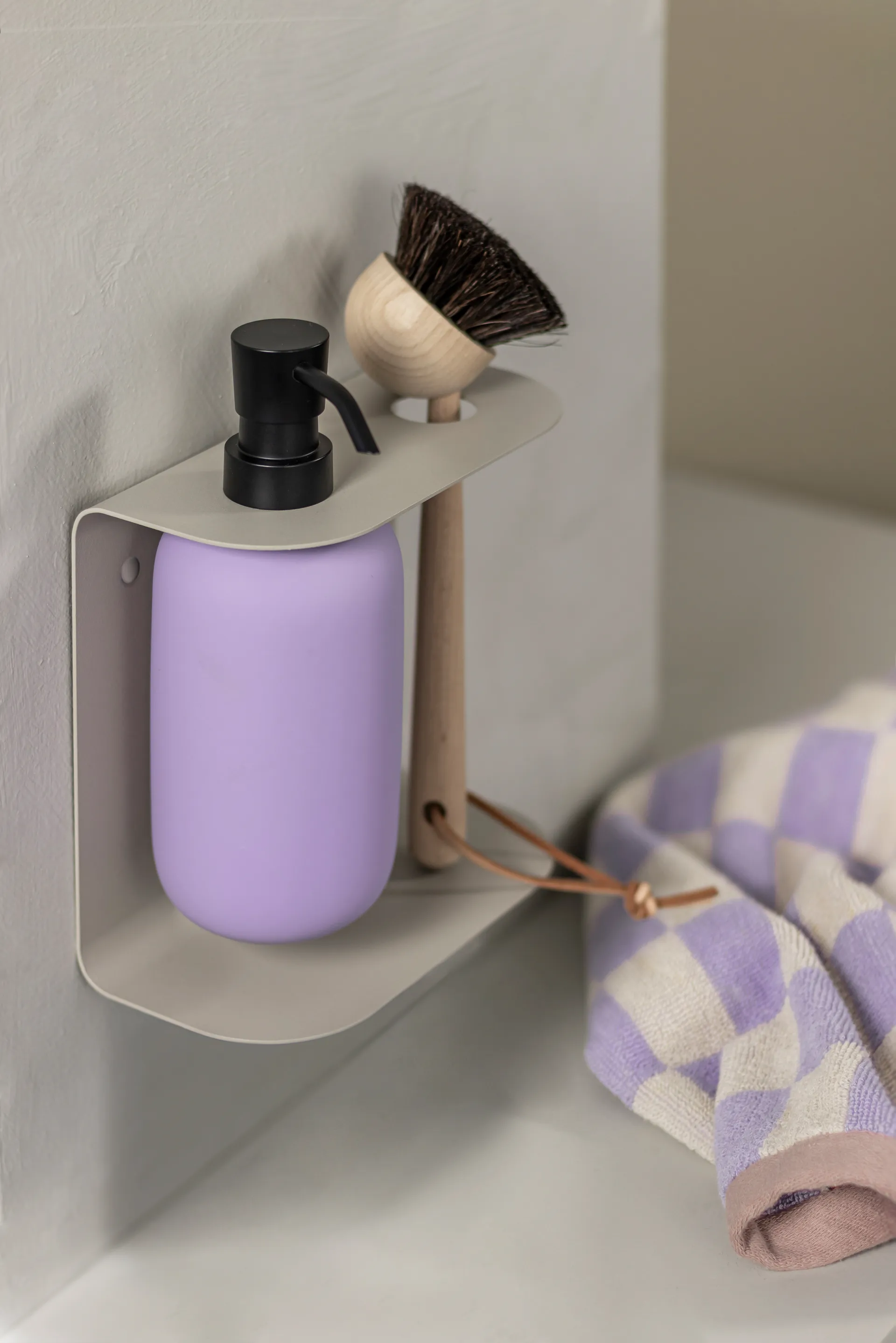 Lotus 高款皂液器, 浅淡紫色 Mette Ditmer