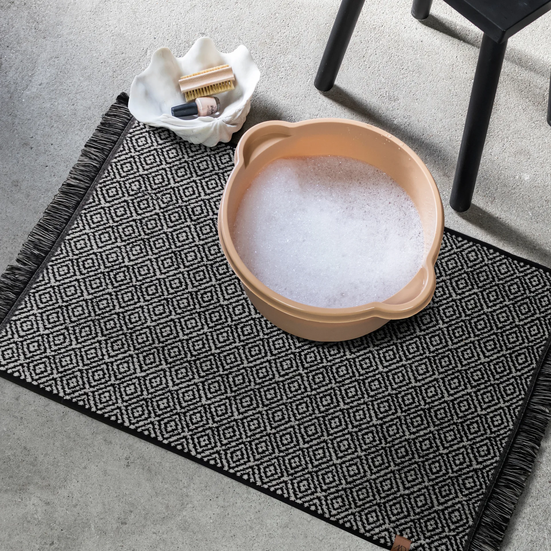 Morocco 浴室地垫 50x80 cm, 黑色-白色 Mette Ditmer