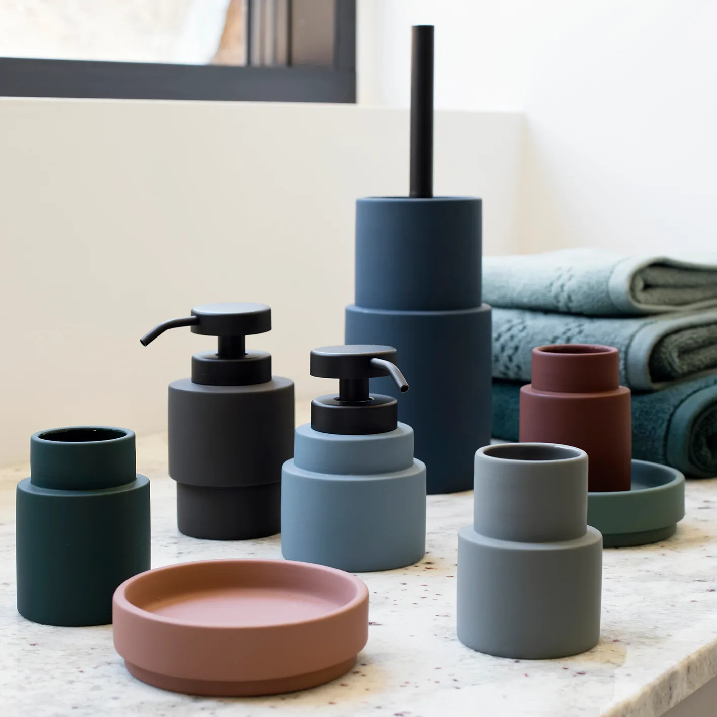 Shades toothbrush holder model A, light 灰色 Mette Ditmer