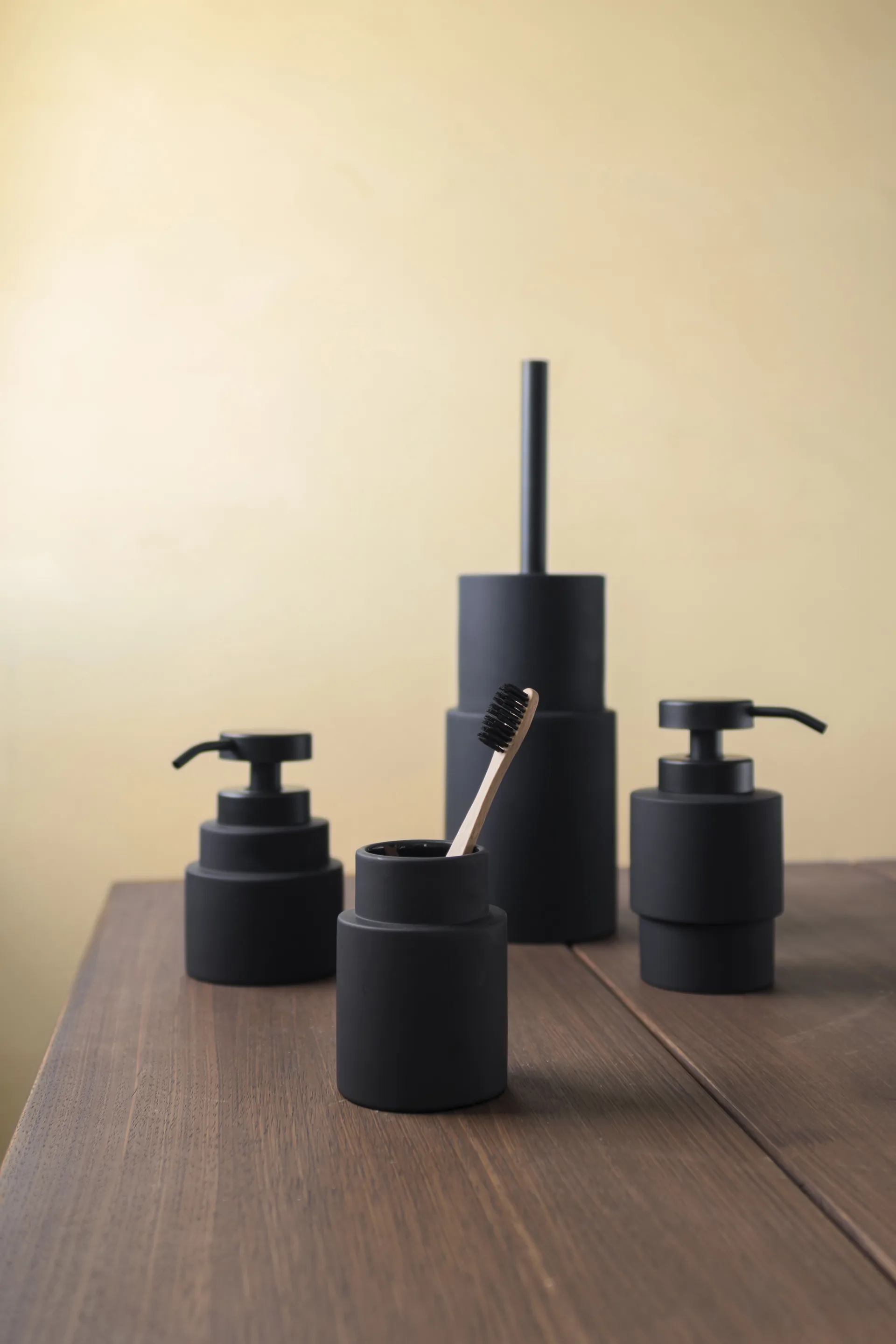 Shades toothbrush holder model B, 黑色 Mette Ditmer