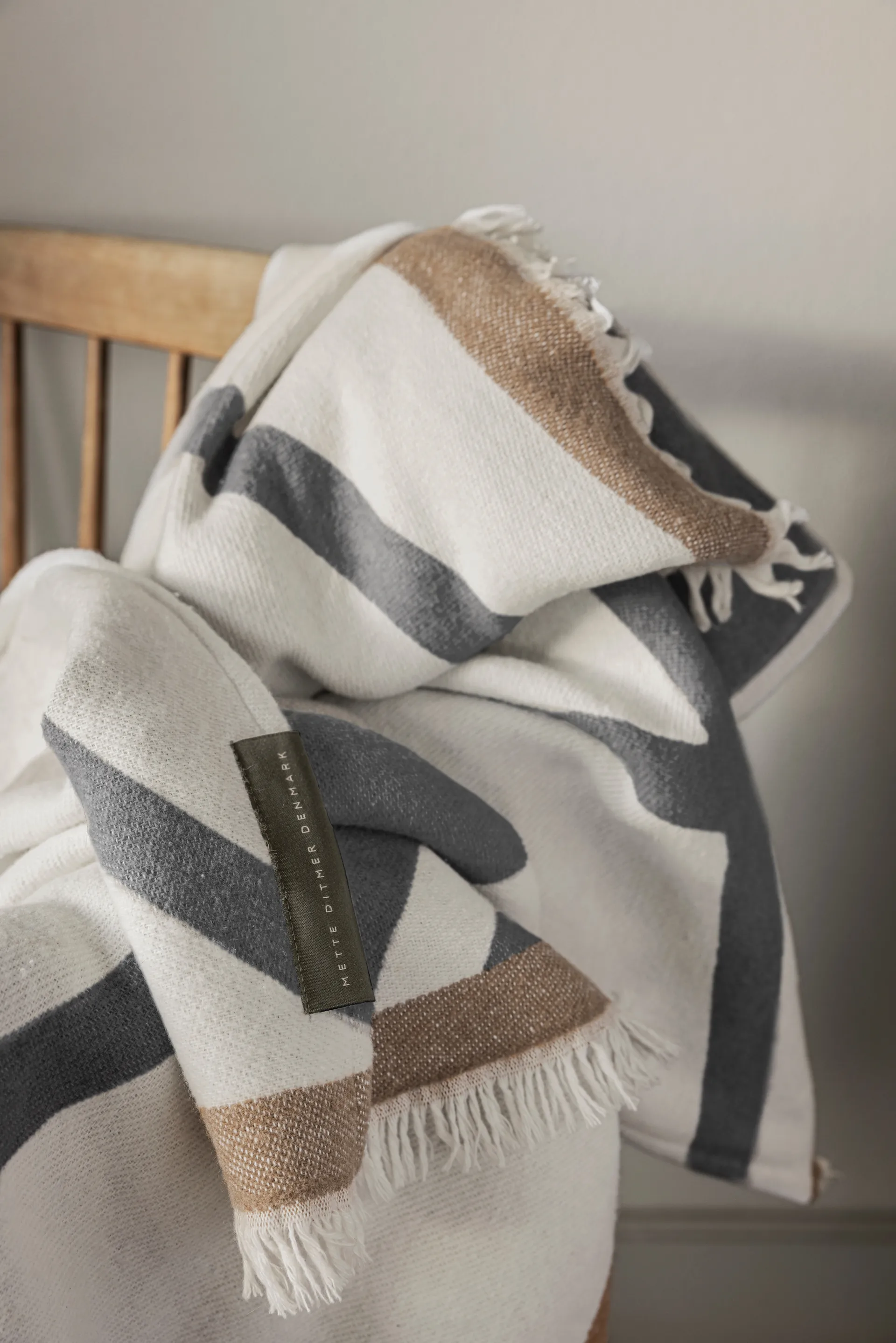 Shadow 毯子 毯子, 米白色 灰色, 130x175 cm Mette Ditmer