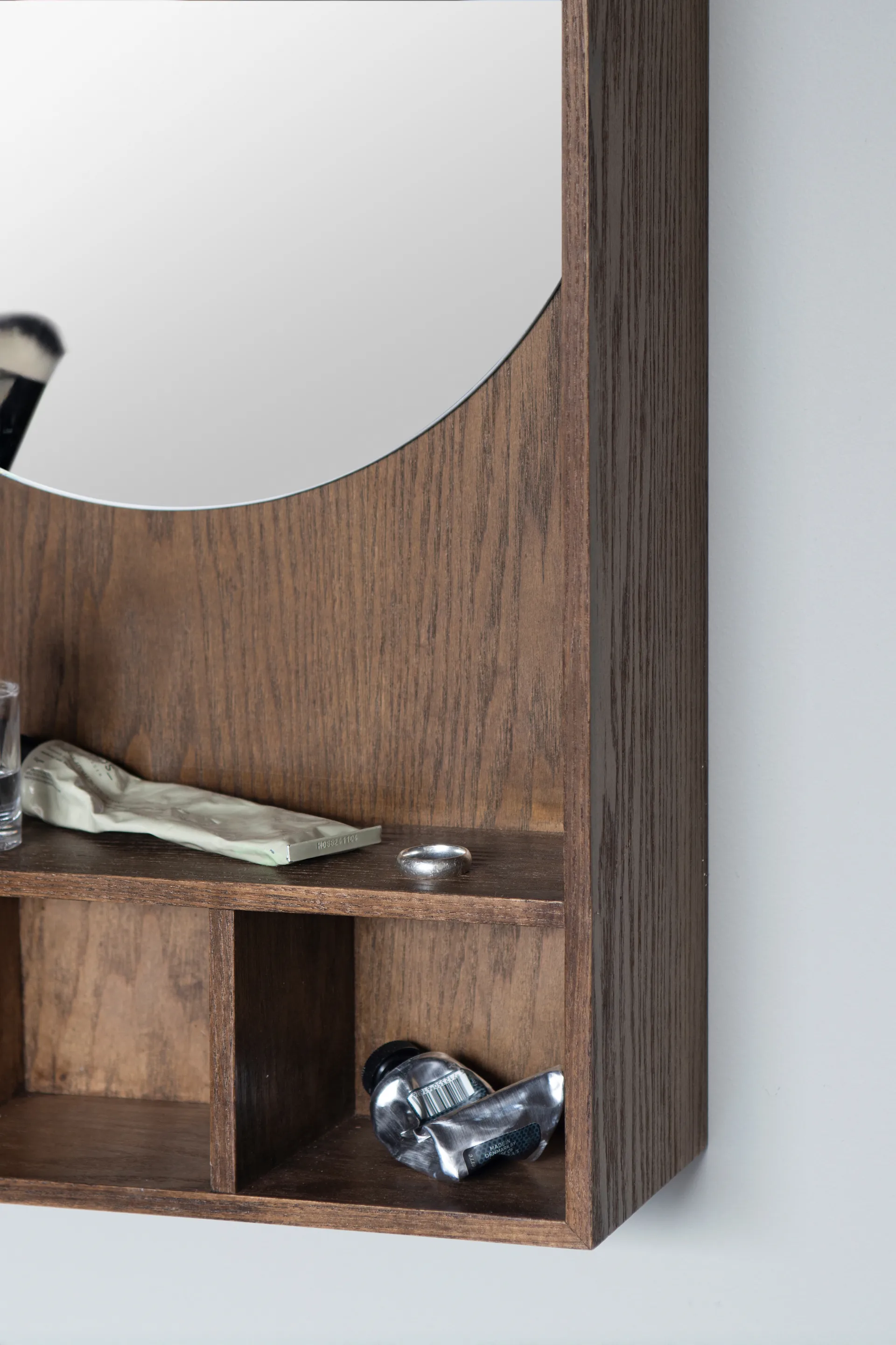 Show-me 镜子 with 架子 小, Dark oiled Mette Ditmer