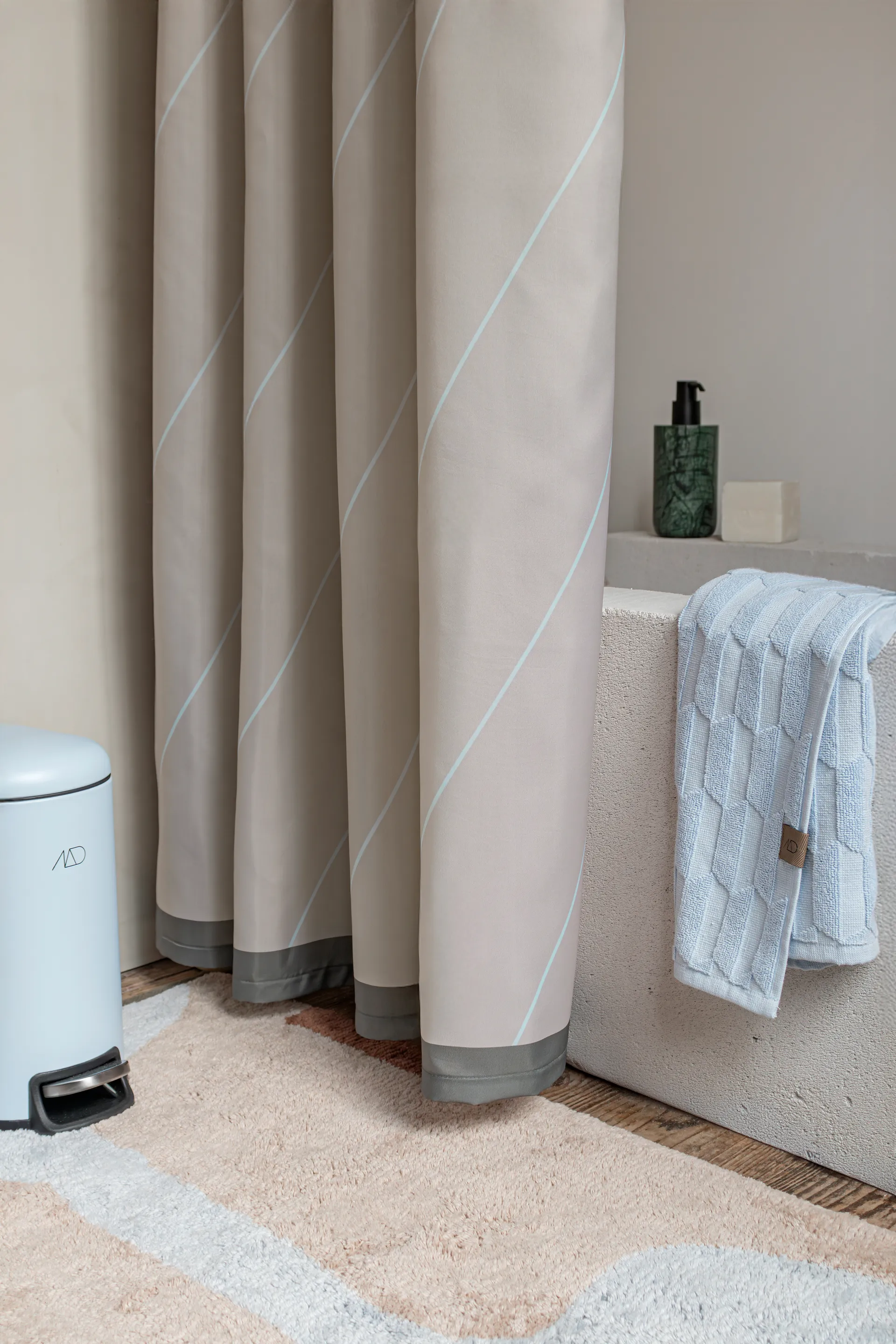 Subtle shower 窗帘 150x200 cm, 薄荷绿 Mette Ditmer