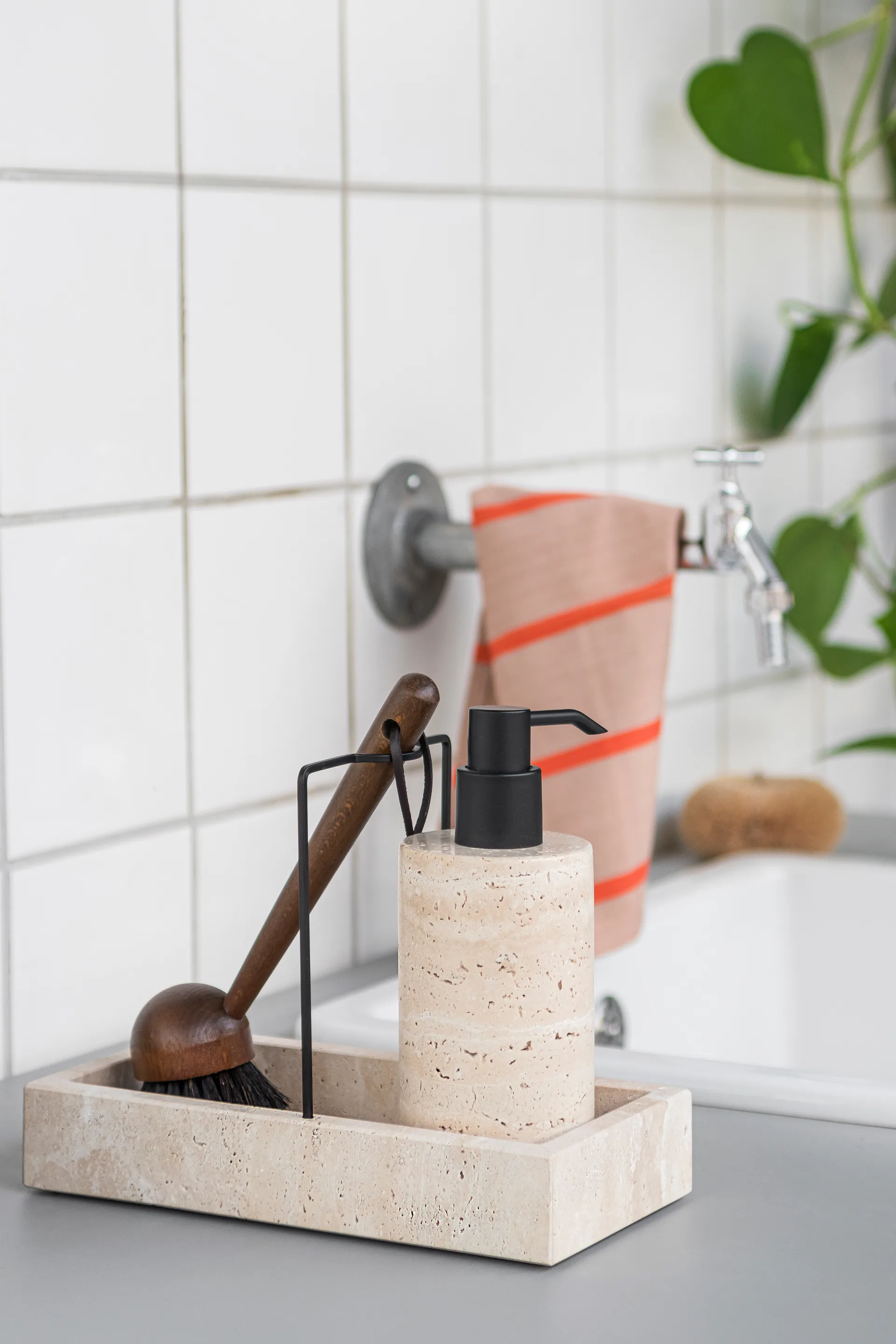 Travertine countertop organizer 12x23.5 cm, 亚麻色 Mette Ditmer