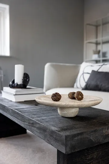 Travertine pedestal - 亚麻色, Ø32x8.5 cm - Mette Ditmer