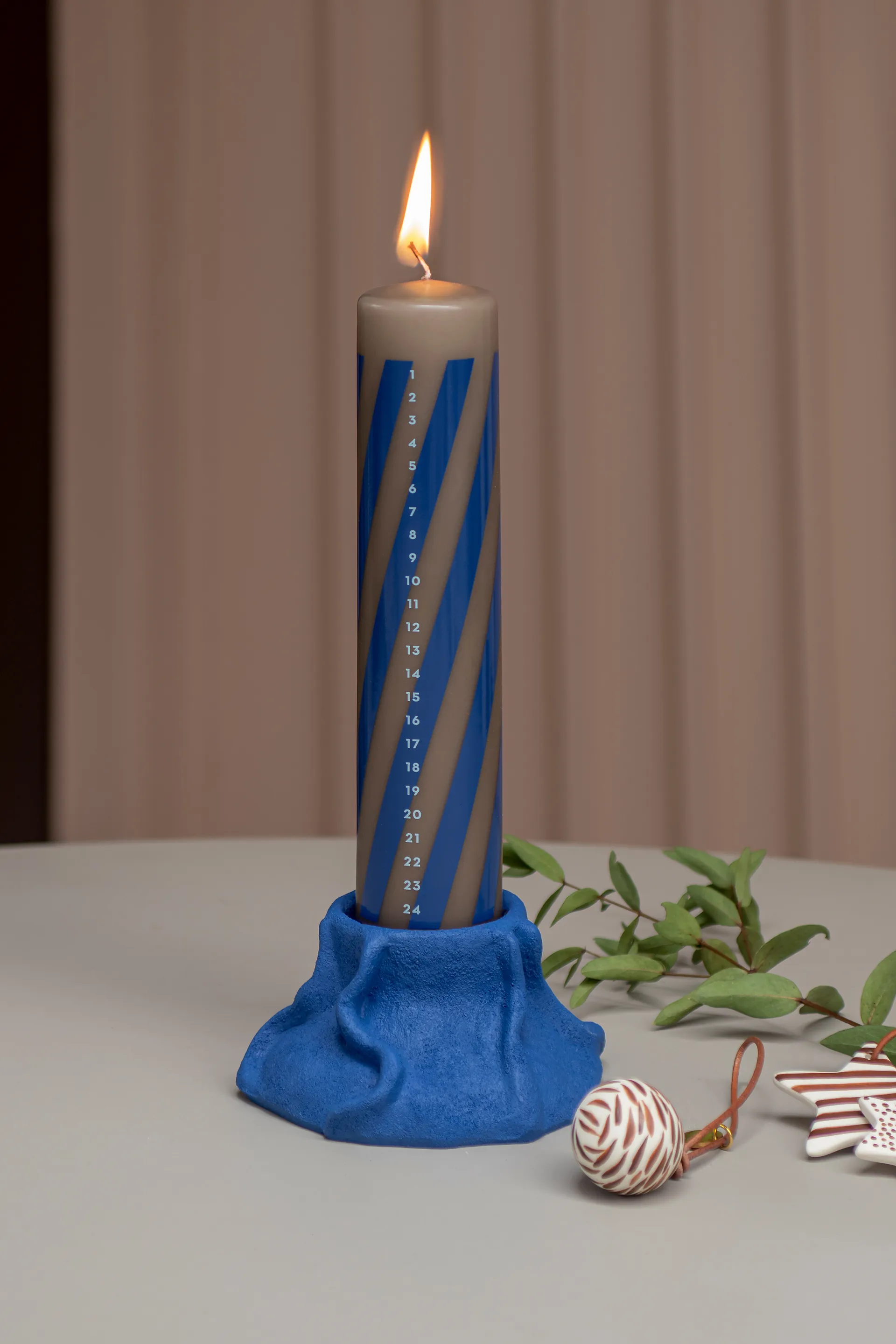 Twentyfour advent 蜡烛 25 cm, 钴蓝色 Mette Ditmer