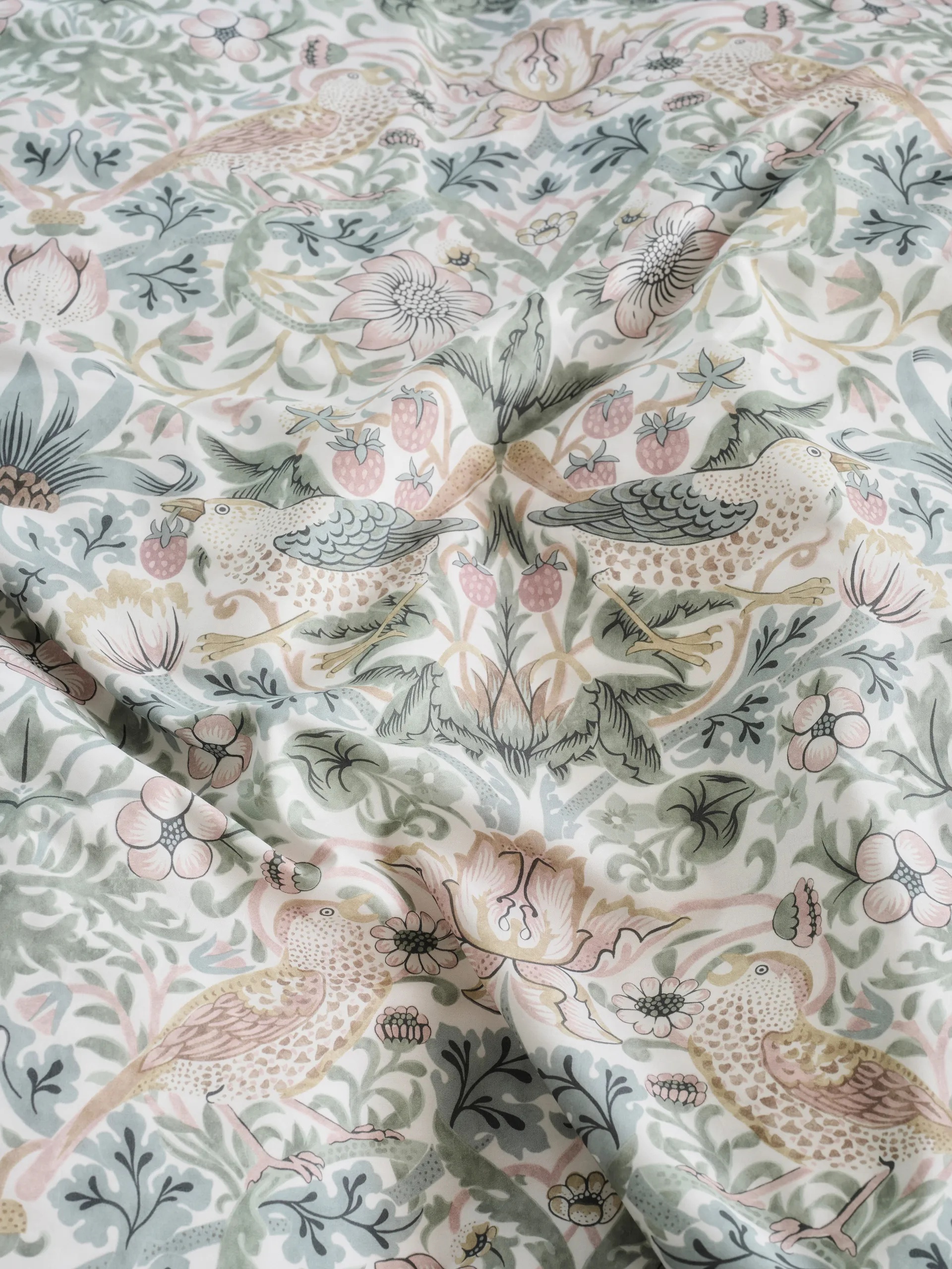 Morris & Co. Strawberry Thief 枕头套, 绿色, 50x60 cm Mille Notti