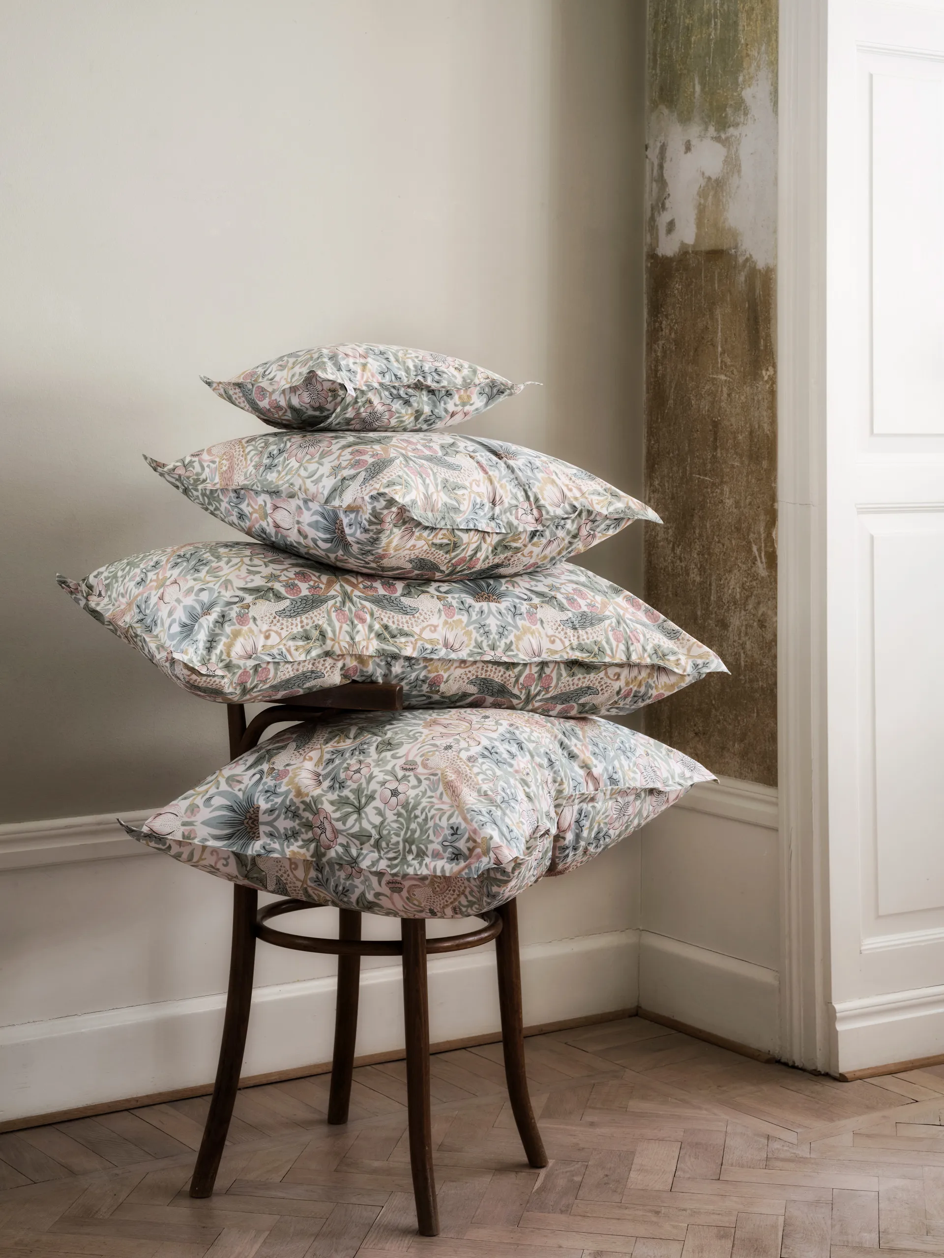 Morris & Co. Strawberry Thief 枕头套, 绿色, 50x60 cm Mille Notti