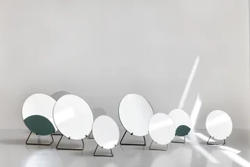 台式镜子 Ø20cm - Black - MOEBE