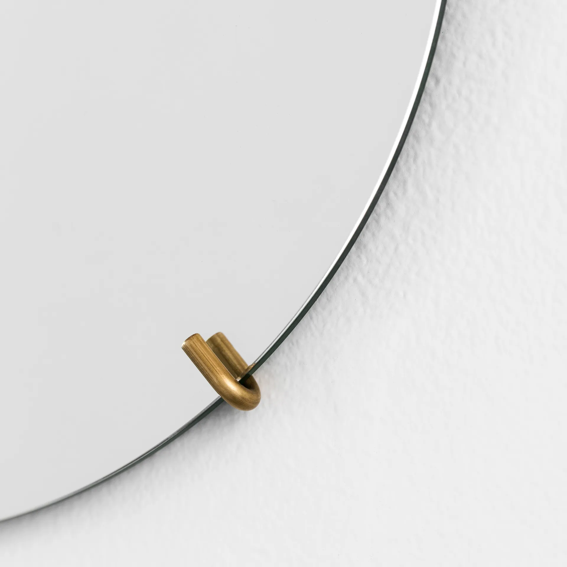 Moebe 墙面镜 Ø 70 cm, Bronze MOEBE