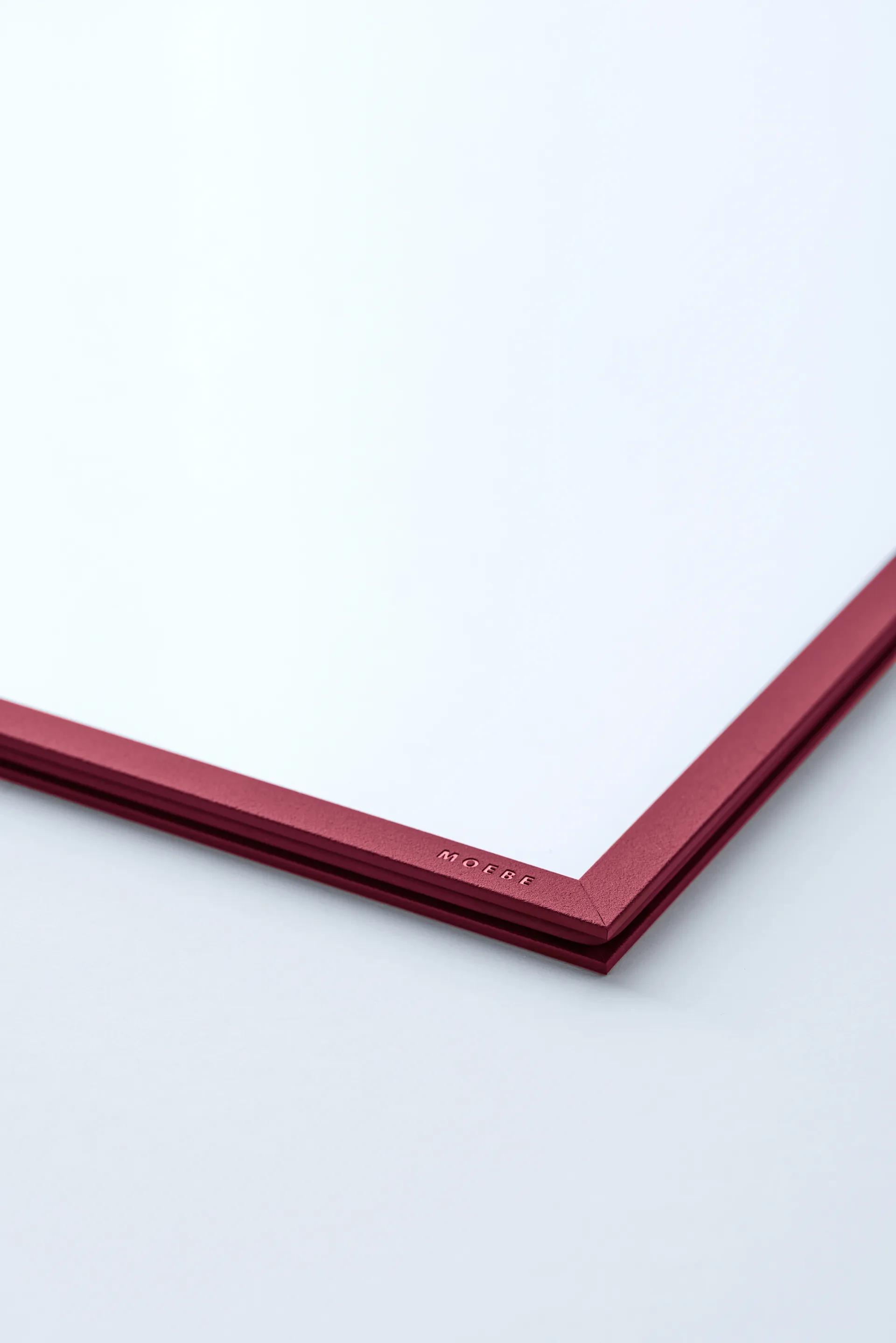 Moebe 框架 A4 22.6x31.3 cm, Transparent. Red MOEBE