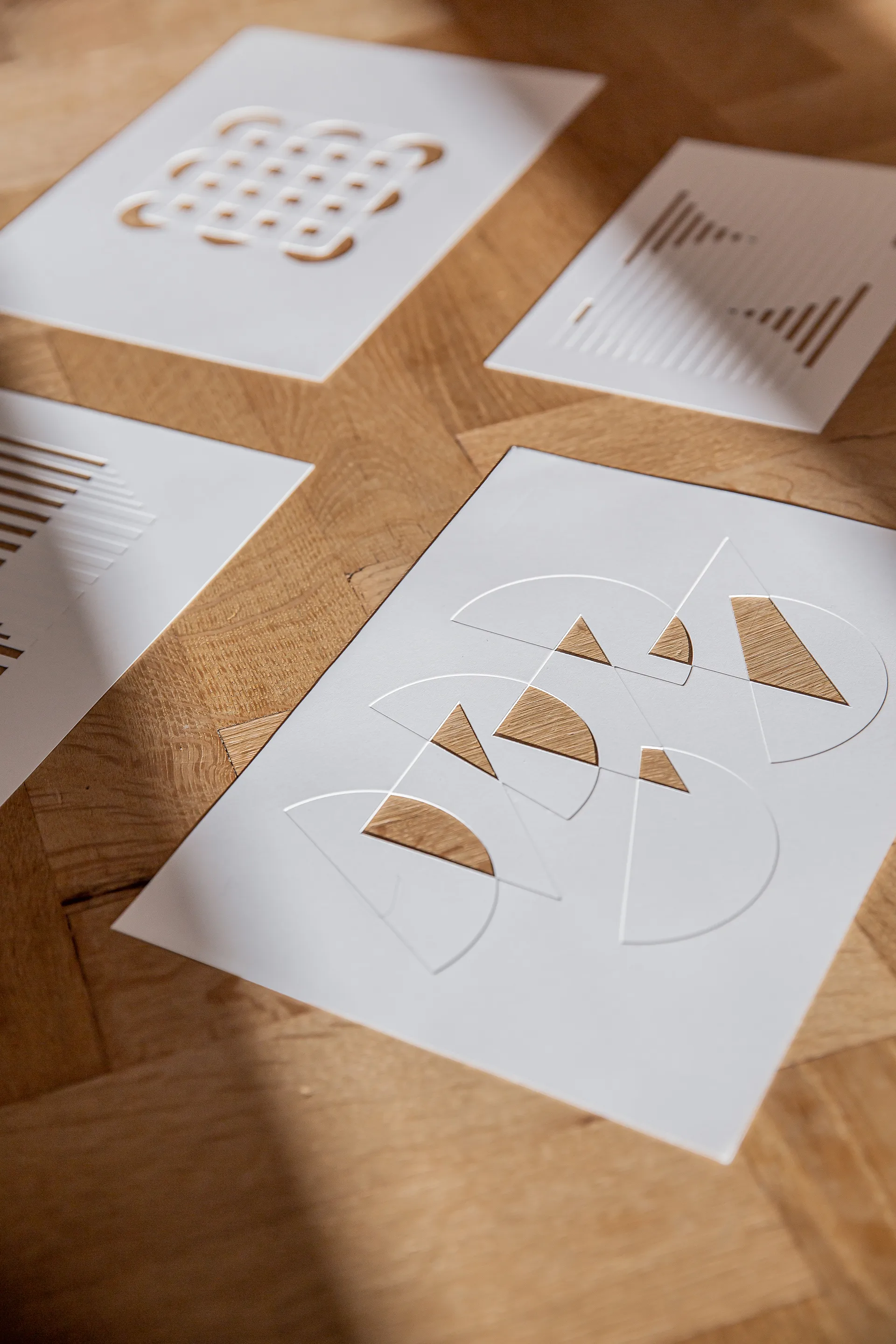 Relief 艺术品 half moons & triangles 21x29.7 cm, Off White MOEBE