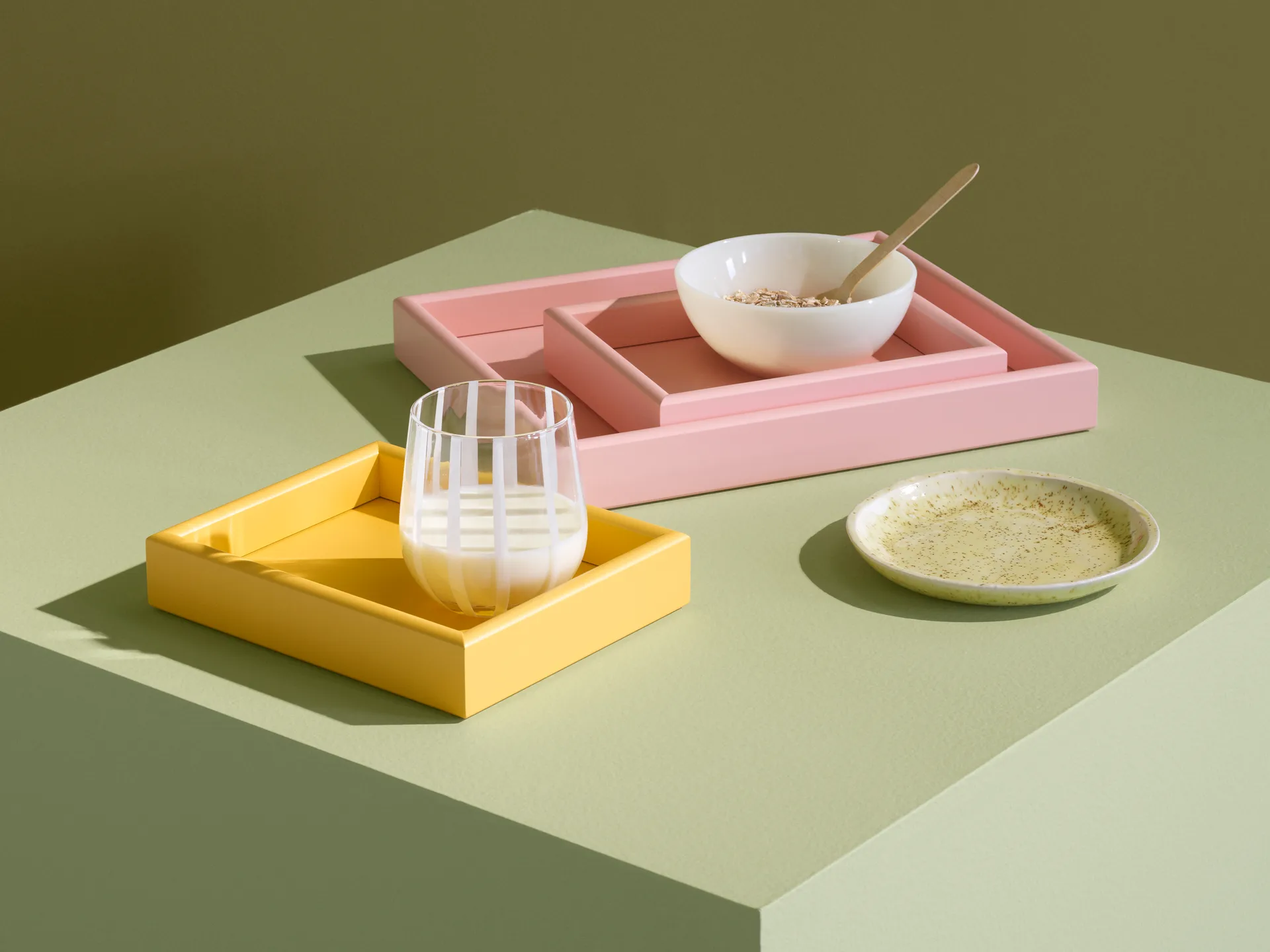 Arrange 托盘 小 17.3x21.4 cm, Ruby Montana