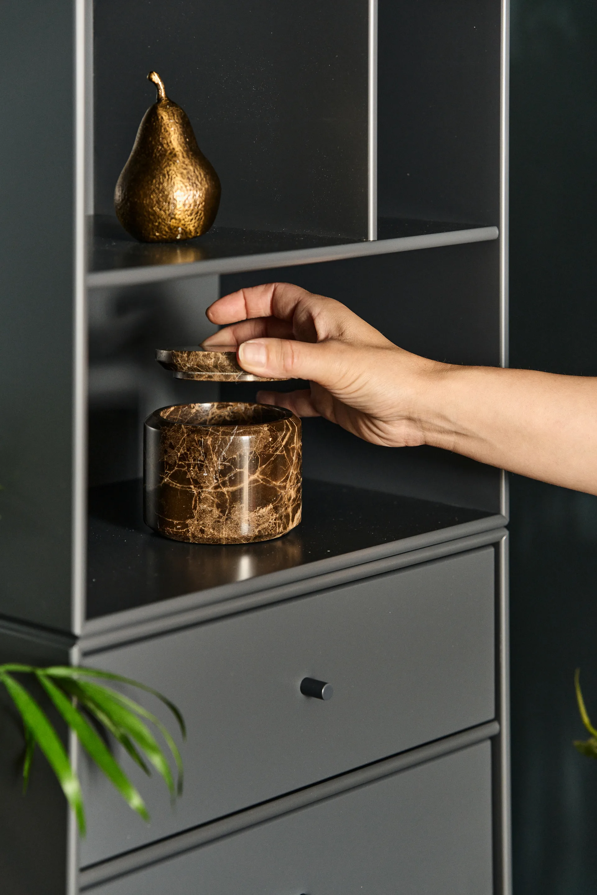 Montana Mini 1302 架子 module, Anthracite 04. with shelf Montana