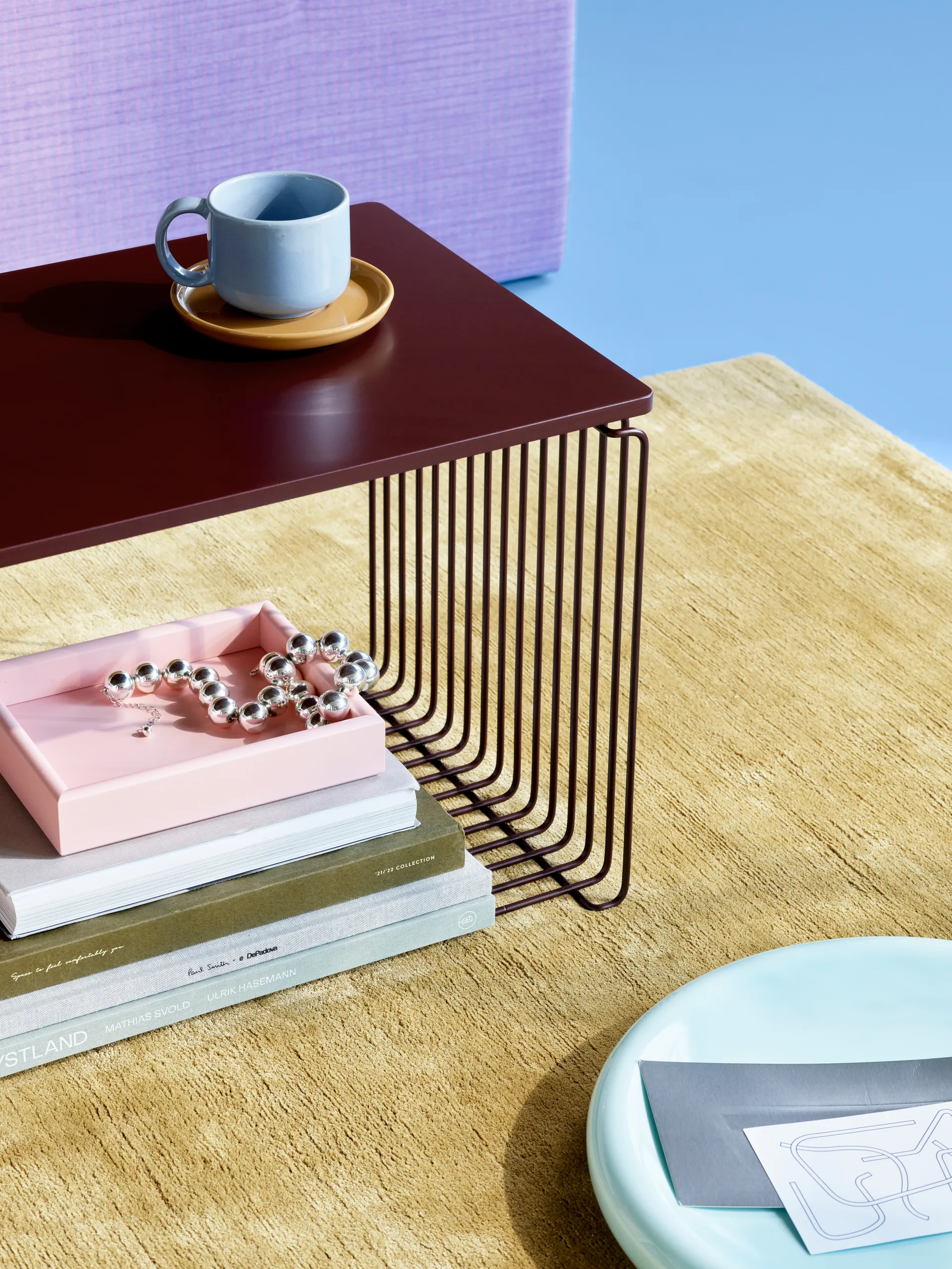 Panton Wire tabletop 70,1x34,8 cm, Black red Montana