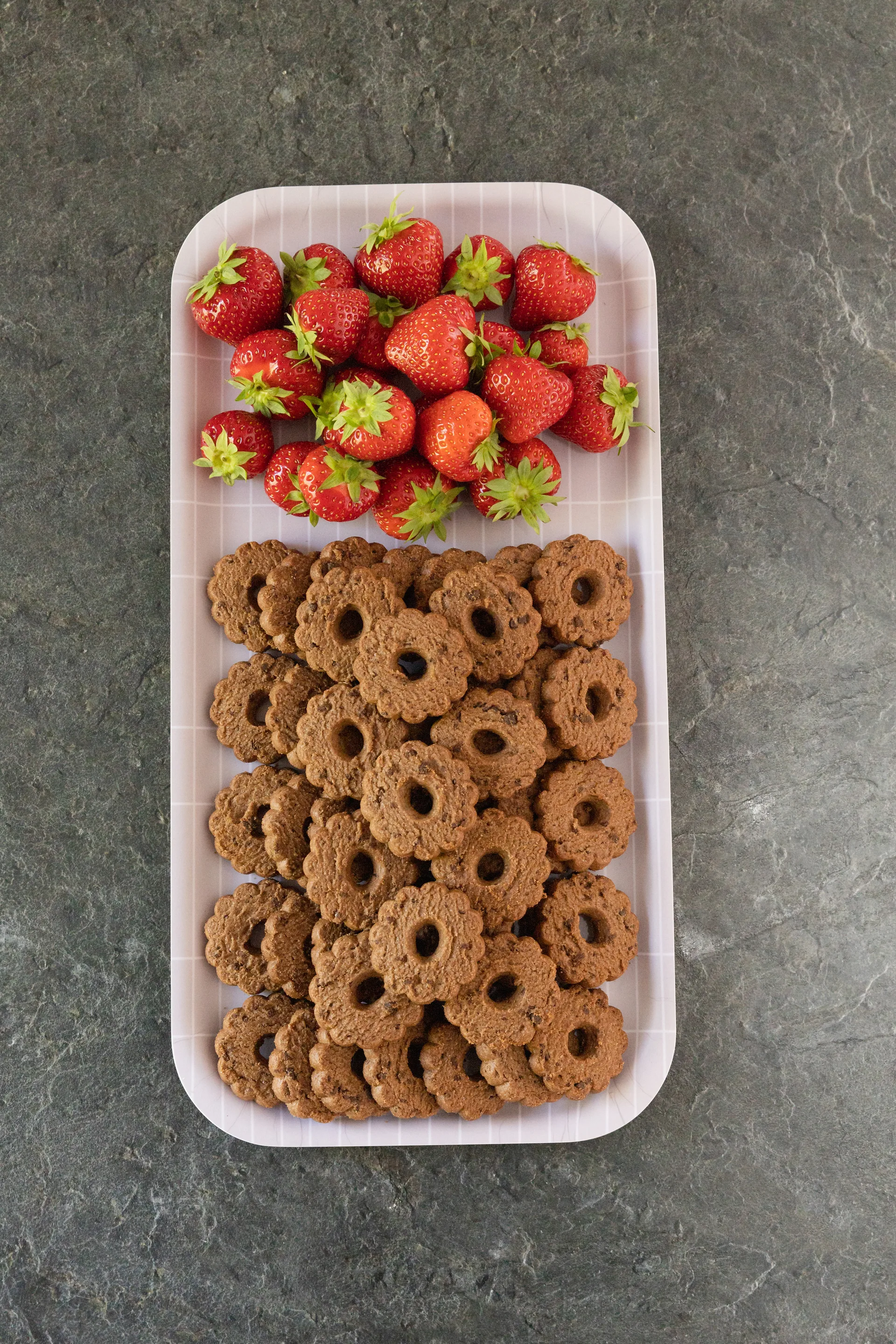 Checks & Stripes 托盘 22x43 cm, 米色-白色 Muurla