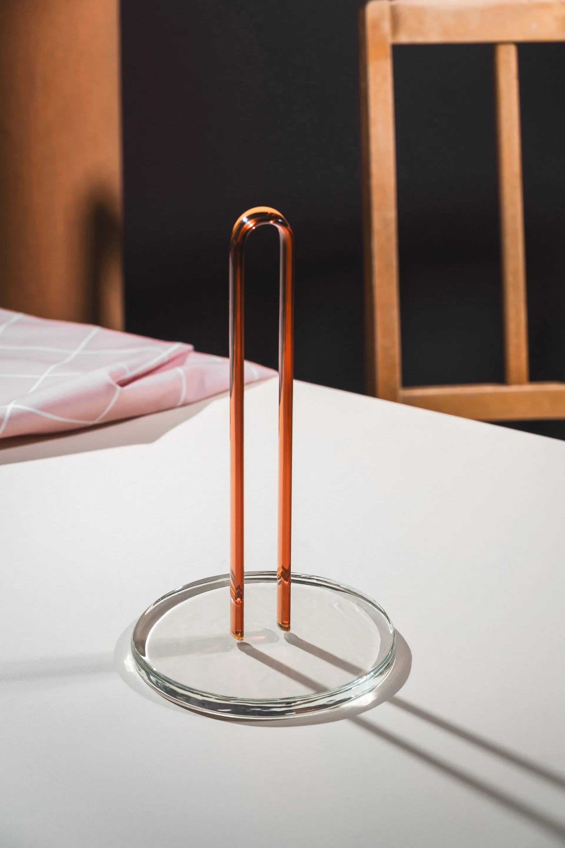 Loop 厨房纸巾架 26 cm, 透明-amber Muurla