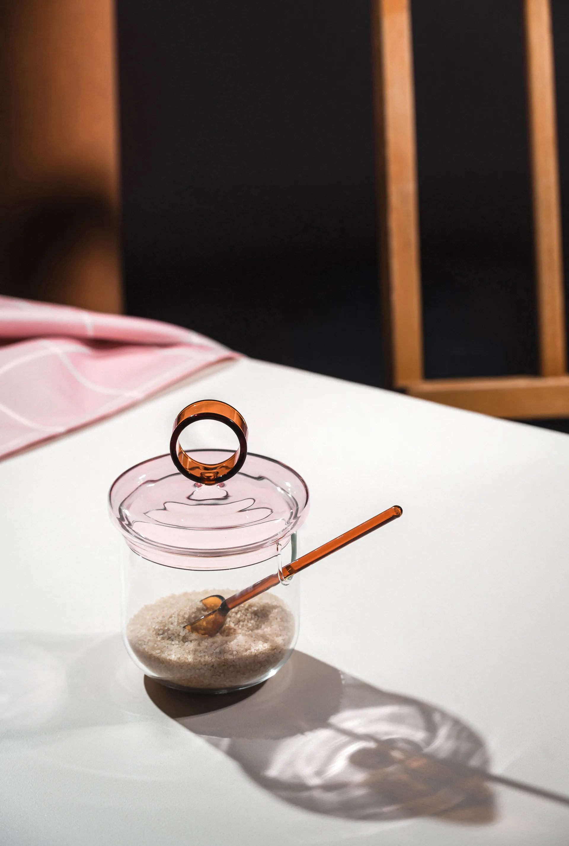 Loop 糖罐 incl 勺子 Ø14 cm, 透明-粉色-amber Muurla