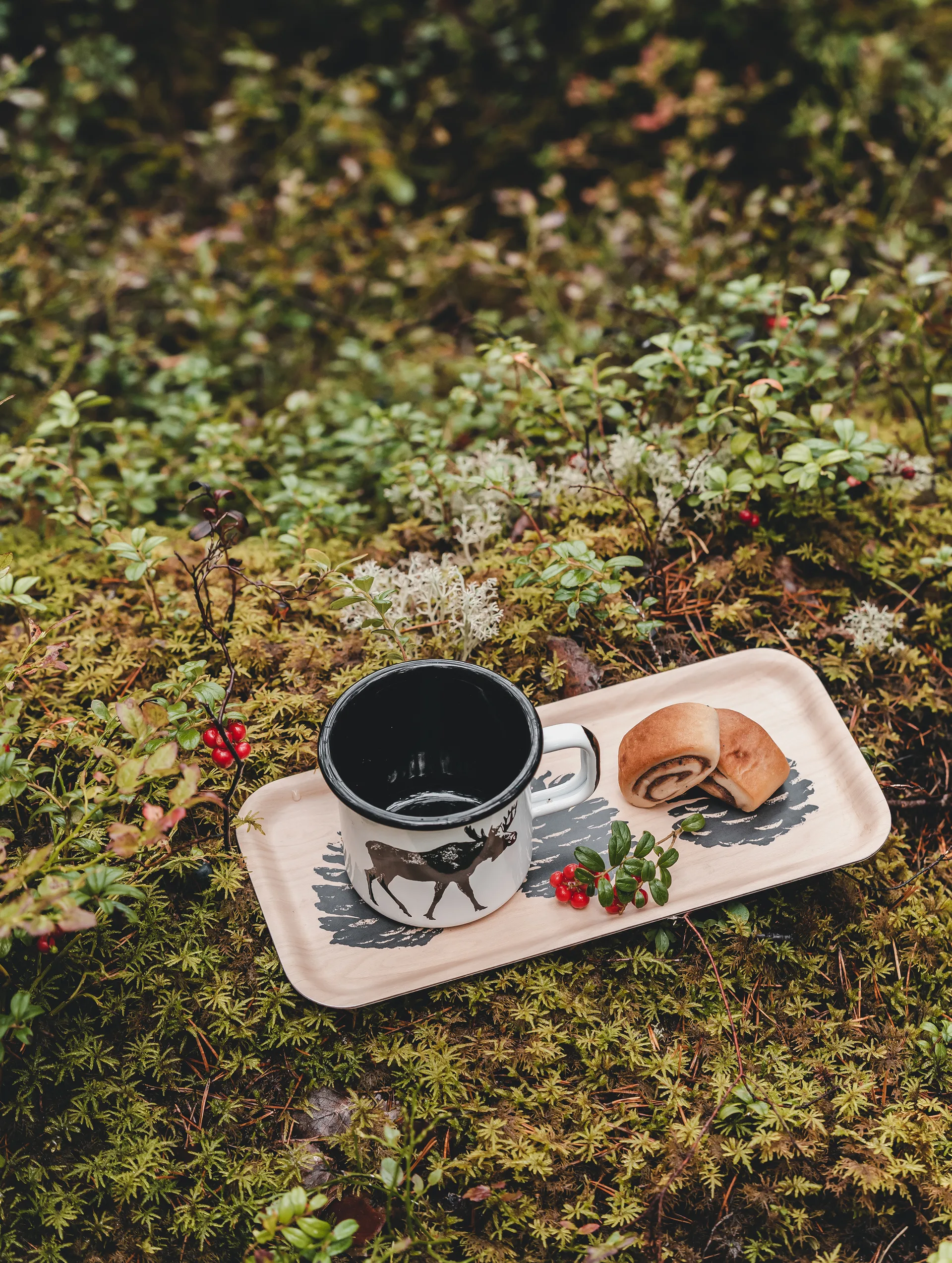 Nordic The Pine Cone 托盘 13x27 cm, Nature-black Muurla