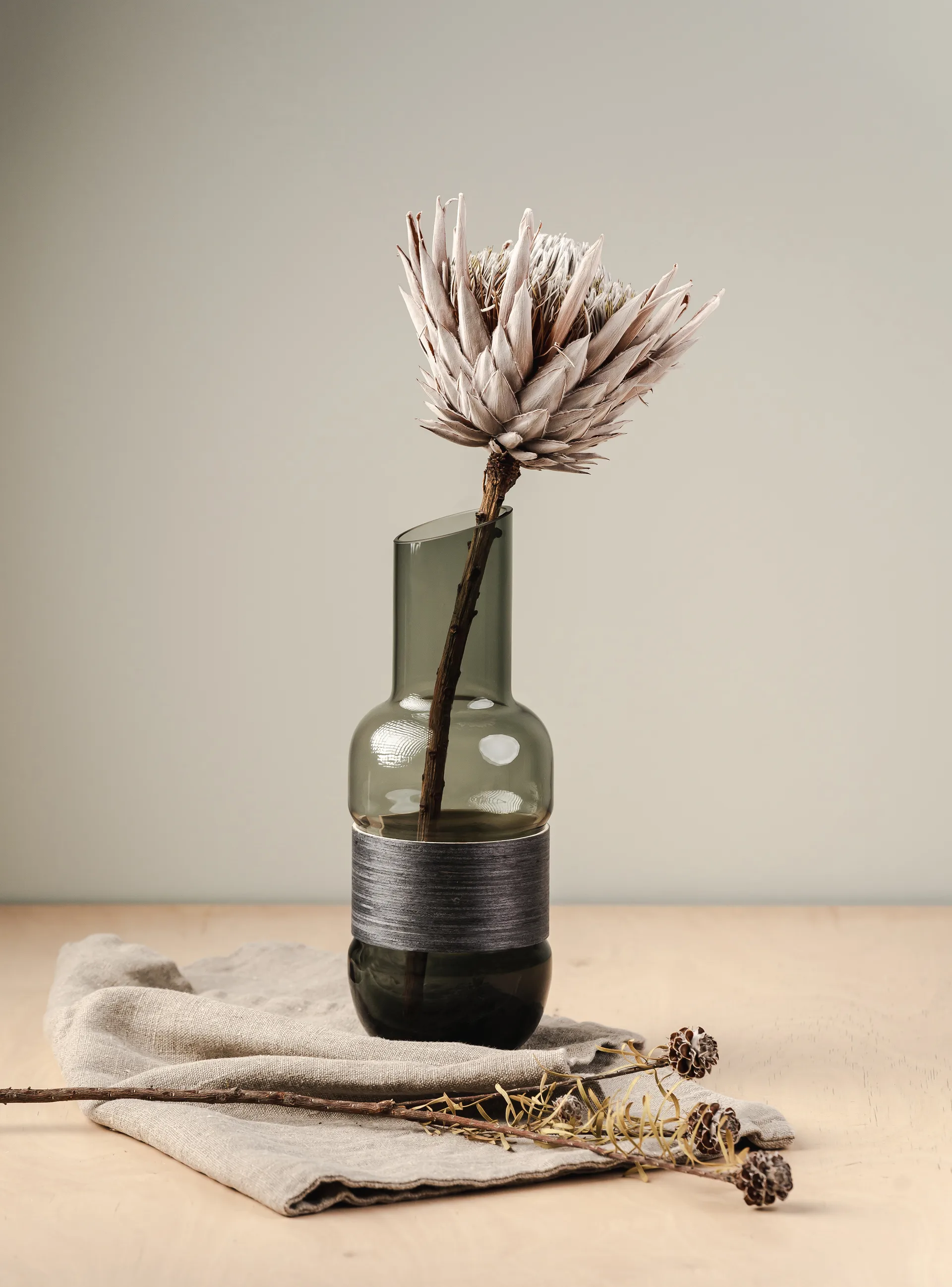 Veneer carafe 1 L, 灰色-coal 黑色 Muurla