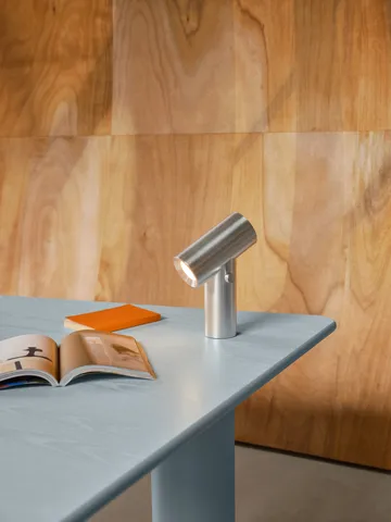 Beam 便携台灯 - 铝色_26.2 cm - Muuto