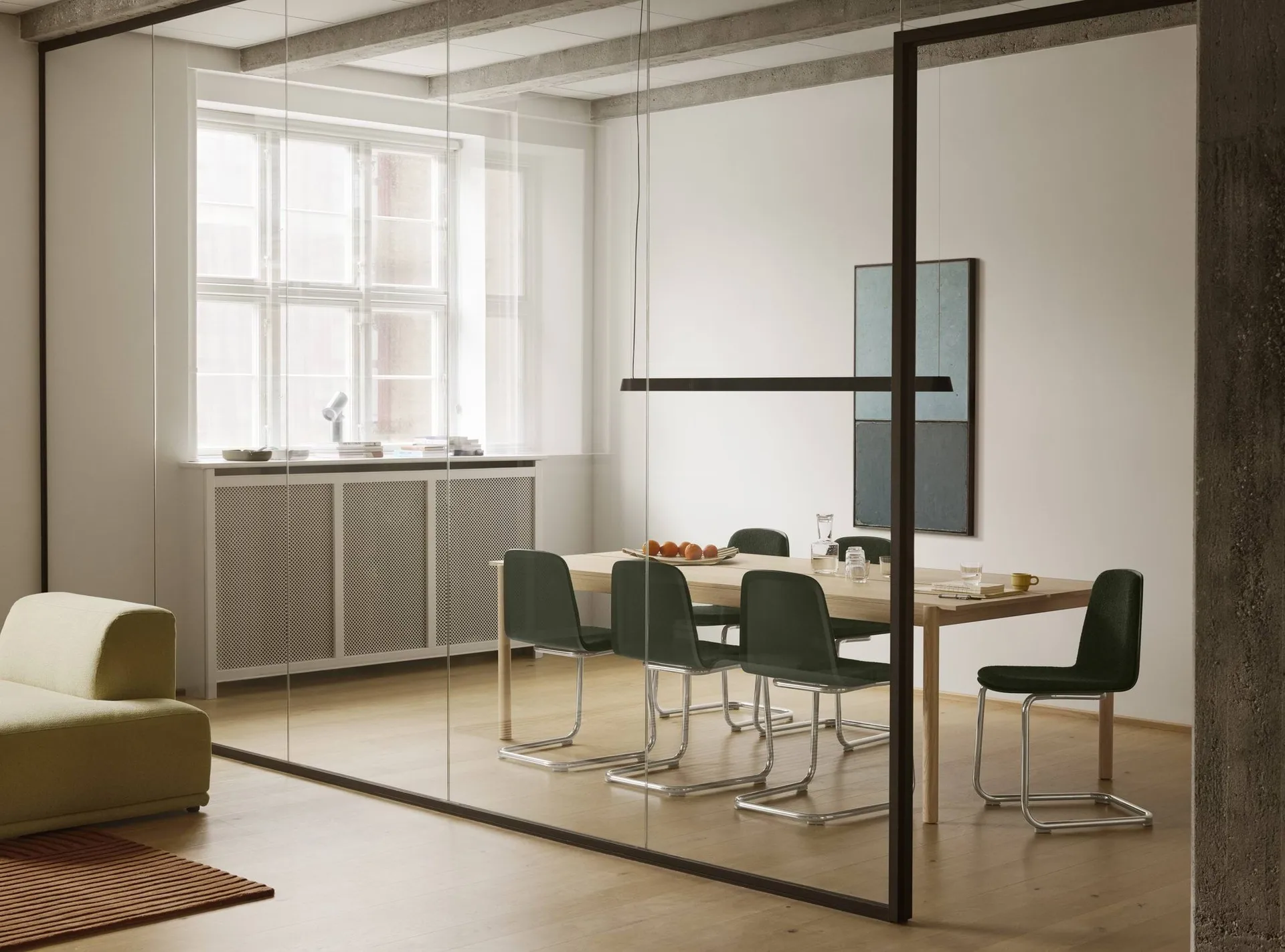 Brink Chair 悬臂底座 椅子, 黑色-黑色 Muuto