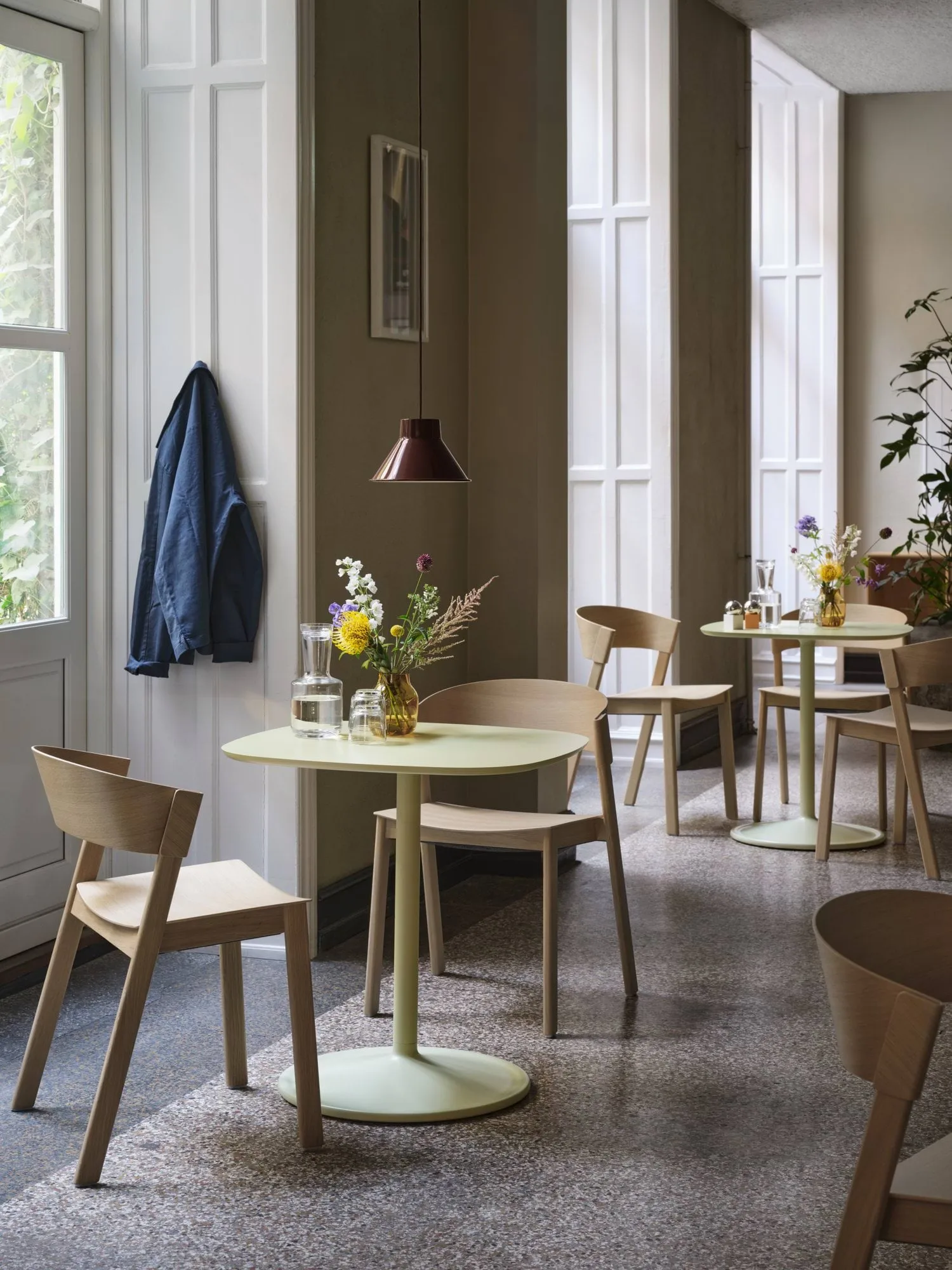 Cover 餐椅 皮革, 干邑色_橡木色 Muuto