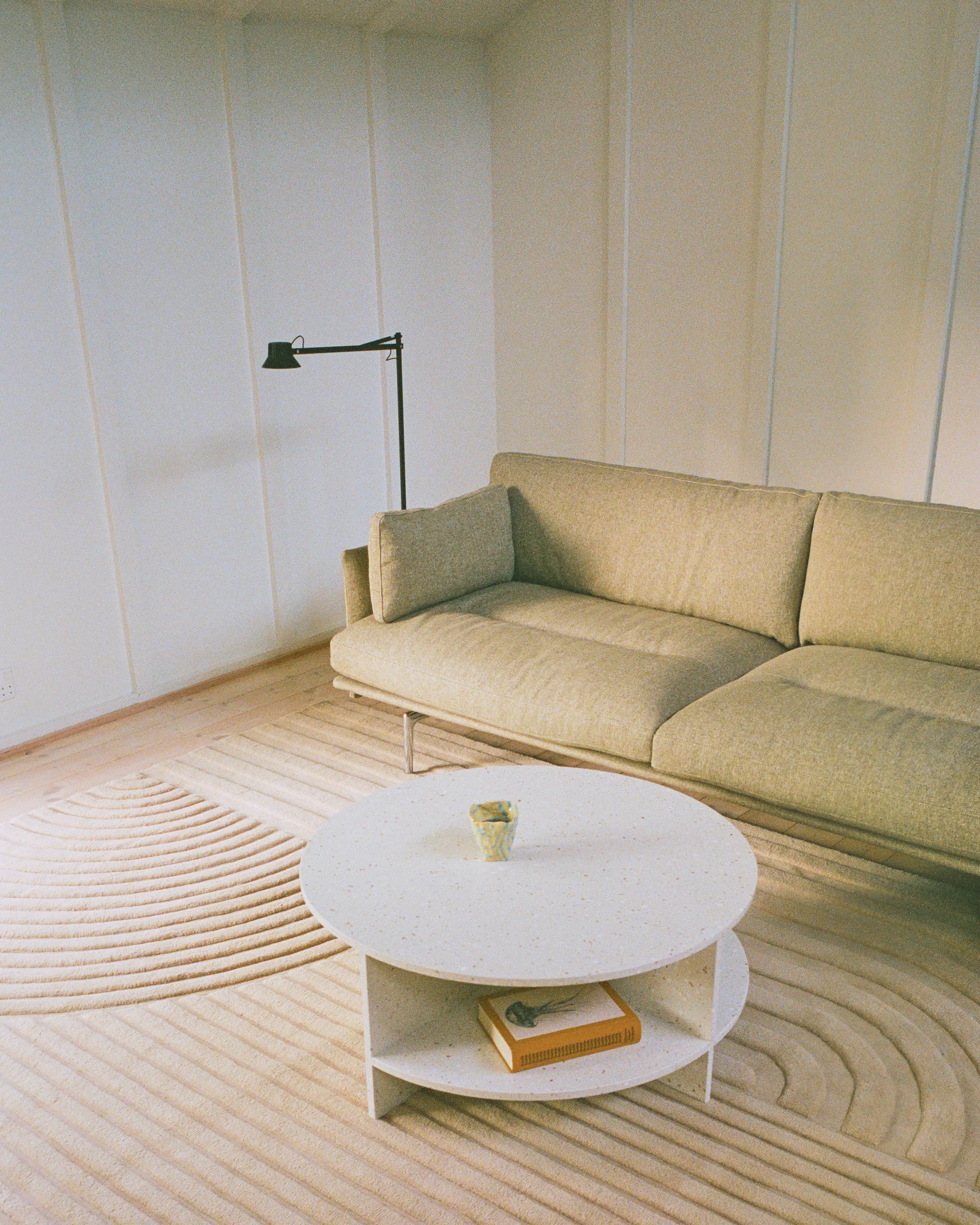 Dedicate 落地灯, 黑色, 112 cm Muuto