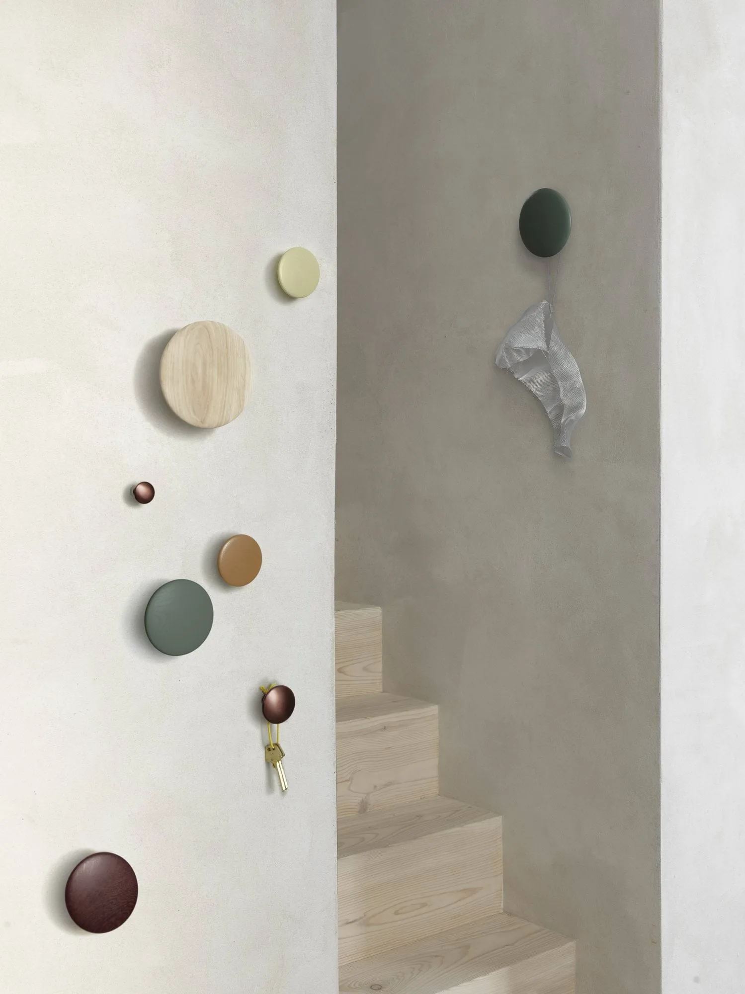 Dots Wood 衣帽钩, 黄色-米色, 直径6.5cm Muuto
