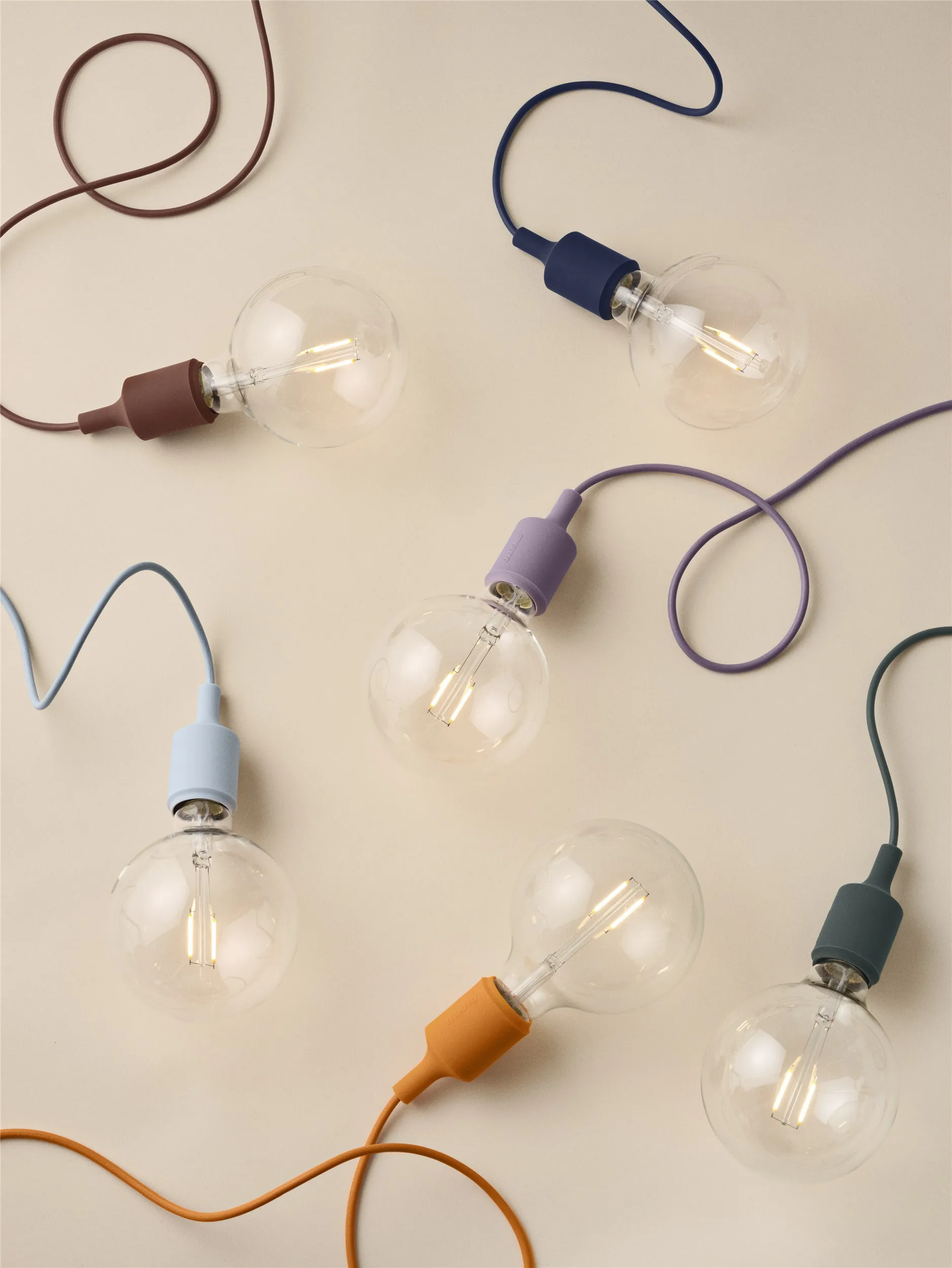 E27 Pendant, Deep 红色 Muuto