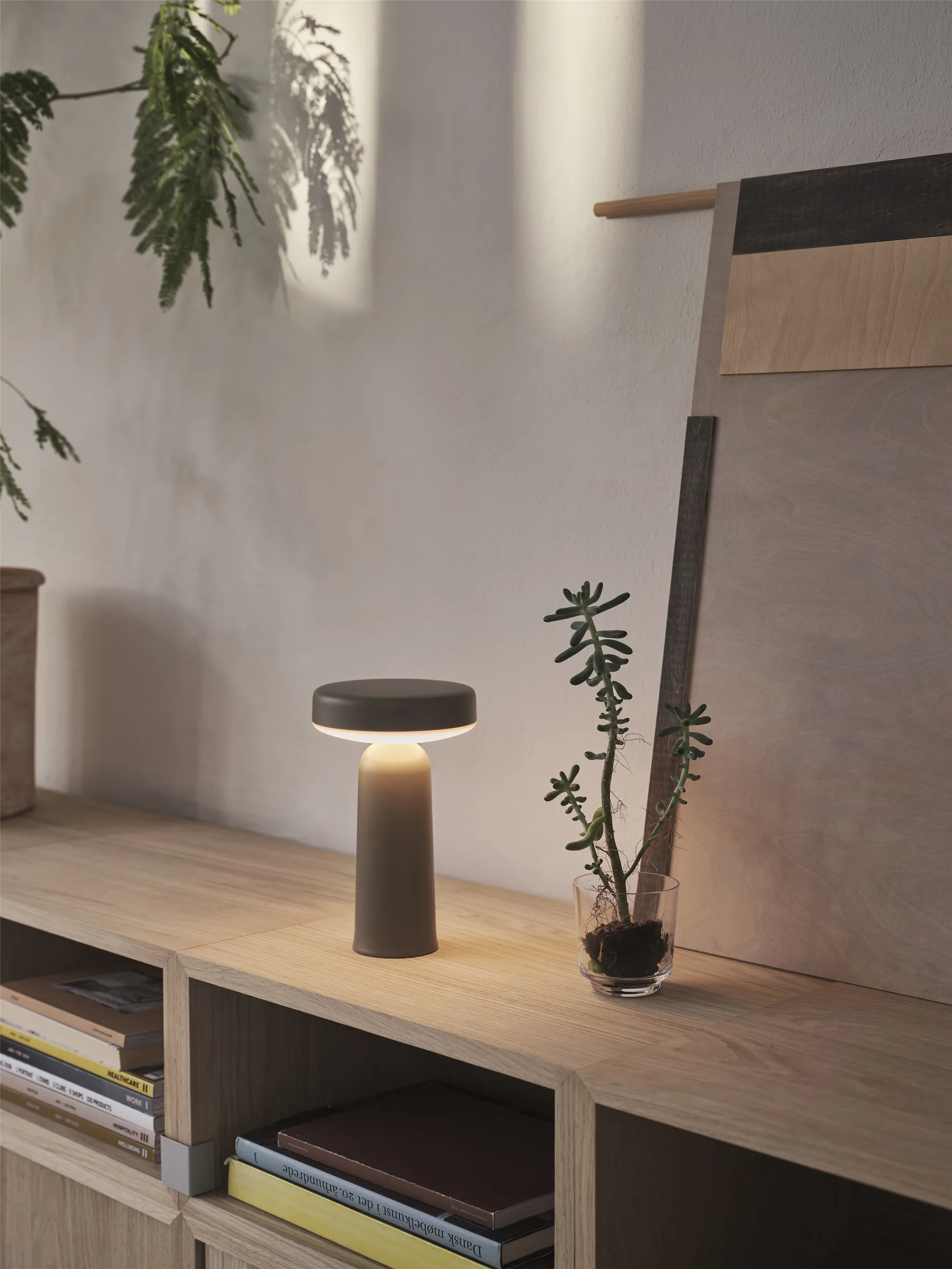 Ease便携式台灯21.5cm, 灰褐色 Muuto