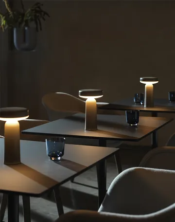 Ease便携式台灯21.5cm - 灰褐色 - Muuto