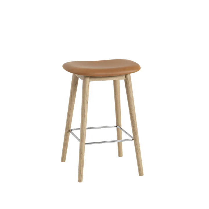 Fiber 吧台凳65cm - 干邑色皮革_橡木支腿 - Muuto