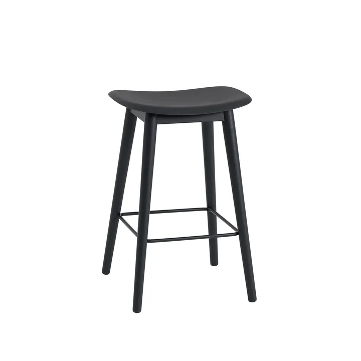 Fiber 吧台凳65cm - 黑色_黑色支腿 - Muuto