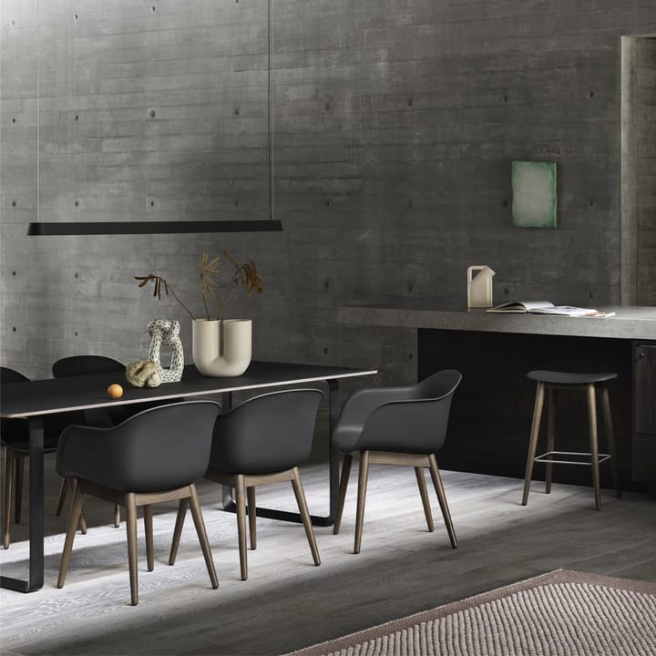 Fiber armchair wooden legs, 皮革 stone, 褐色 stained 自然木色 legs Muuto