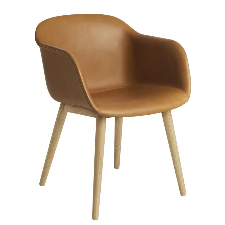 Fiber Chair 带扶手扶手椅 木质椅腿 - 干邑色皮革_橡木 - Muuto