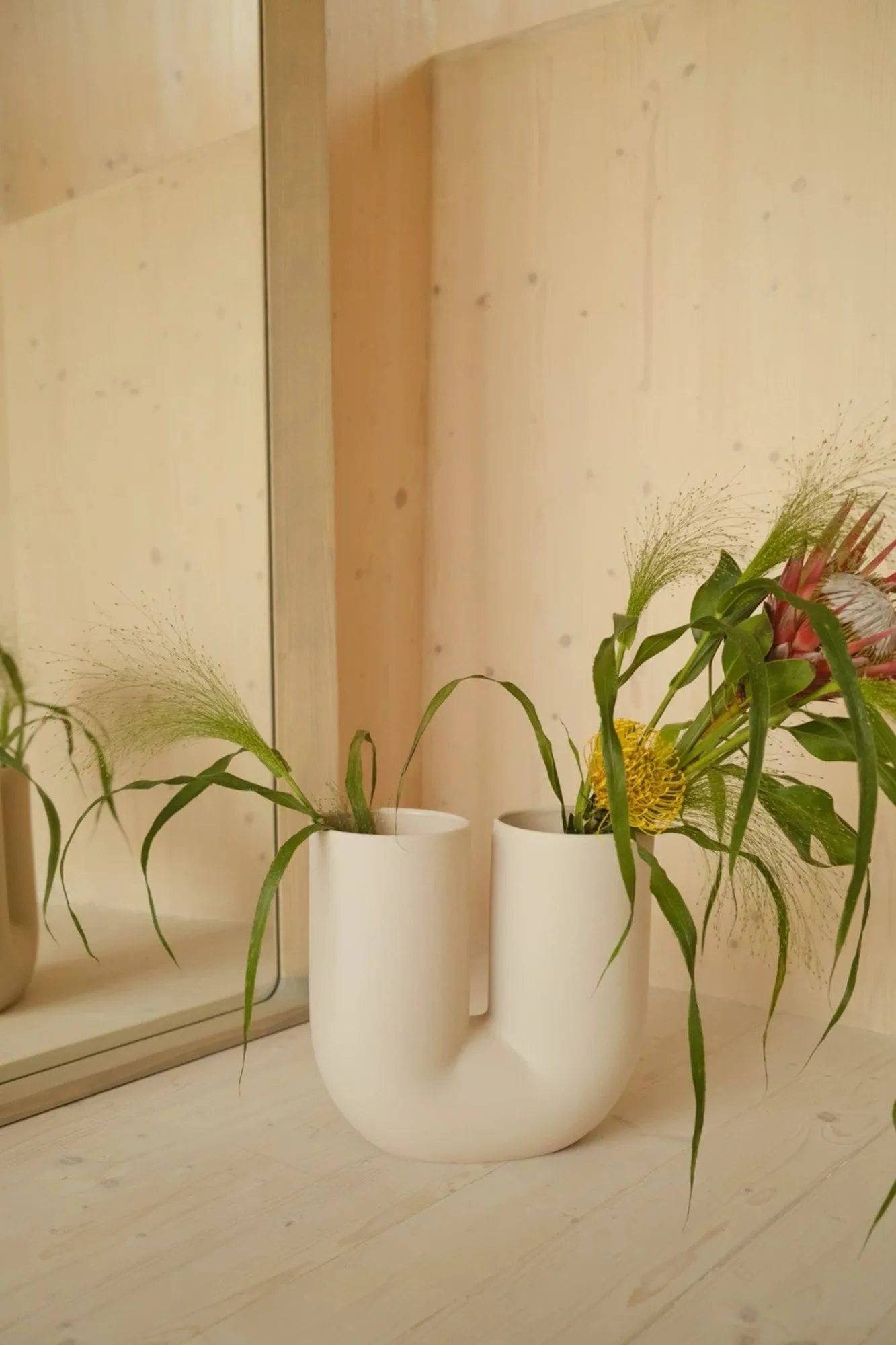 Kink 花瓶 26cm, 沙色 Muuto