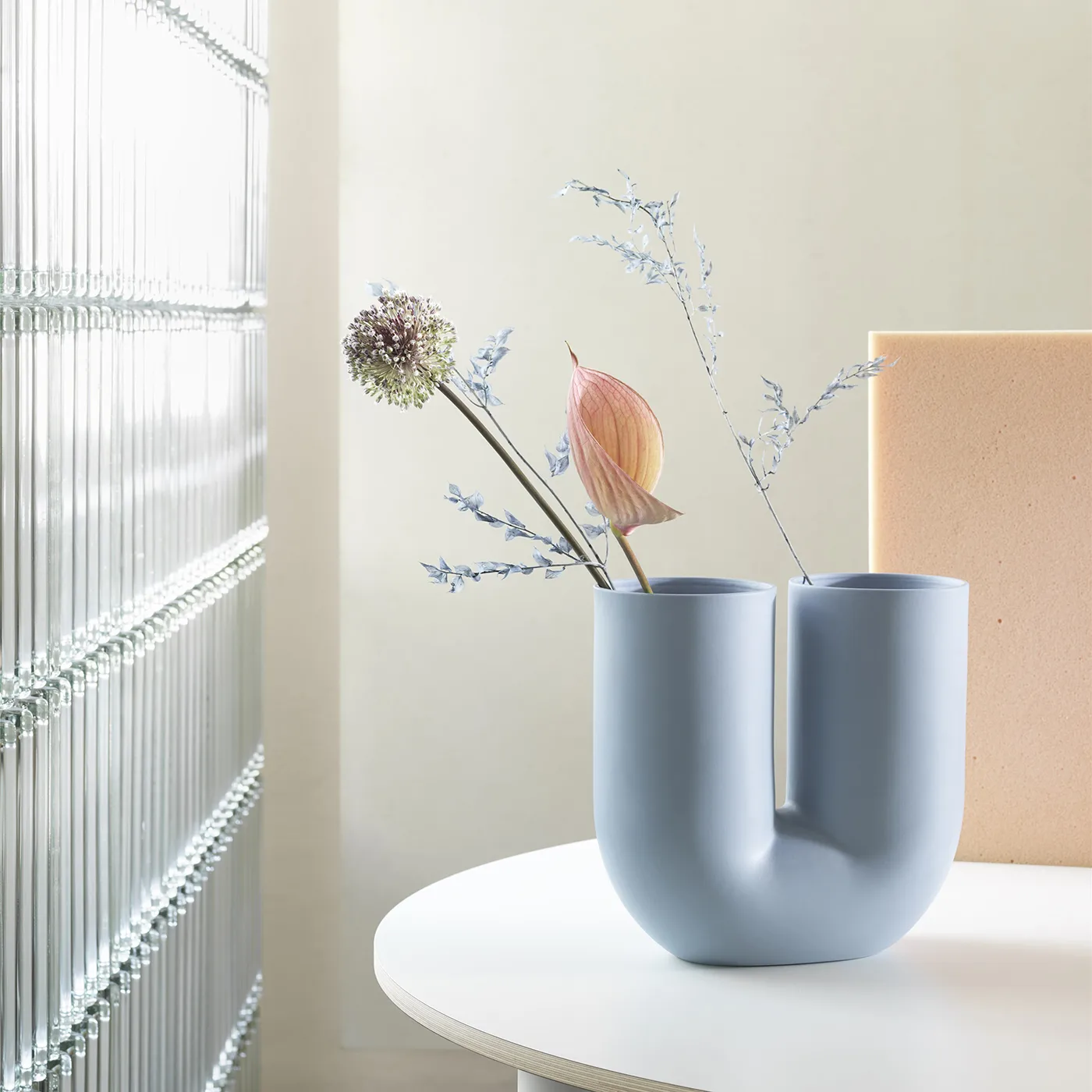 Kink 花瓶 26cm, 浅蓝色 Muuto