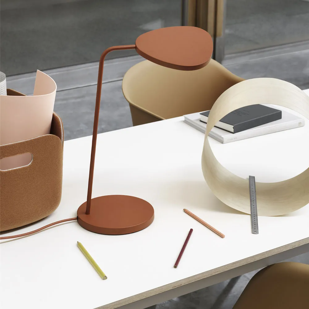 Leaf台灯白色, 铜棕色 Muuto
