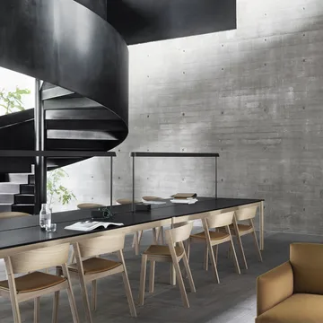 Linear System 模块化系统边桌尾端模块 - 黑色-oak 240x142cm - Muuto