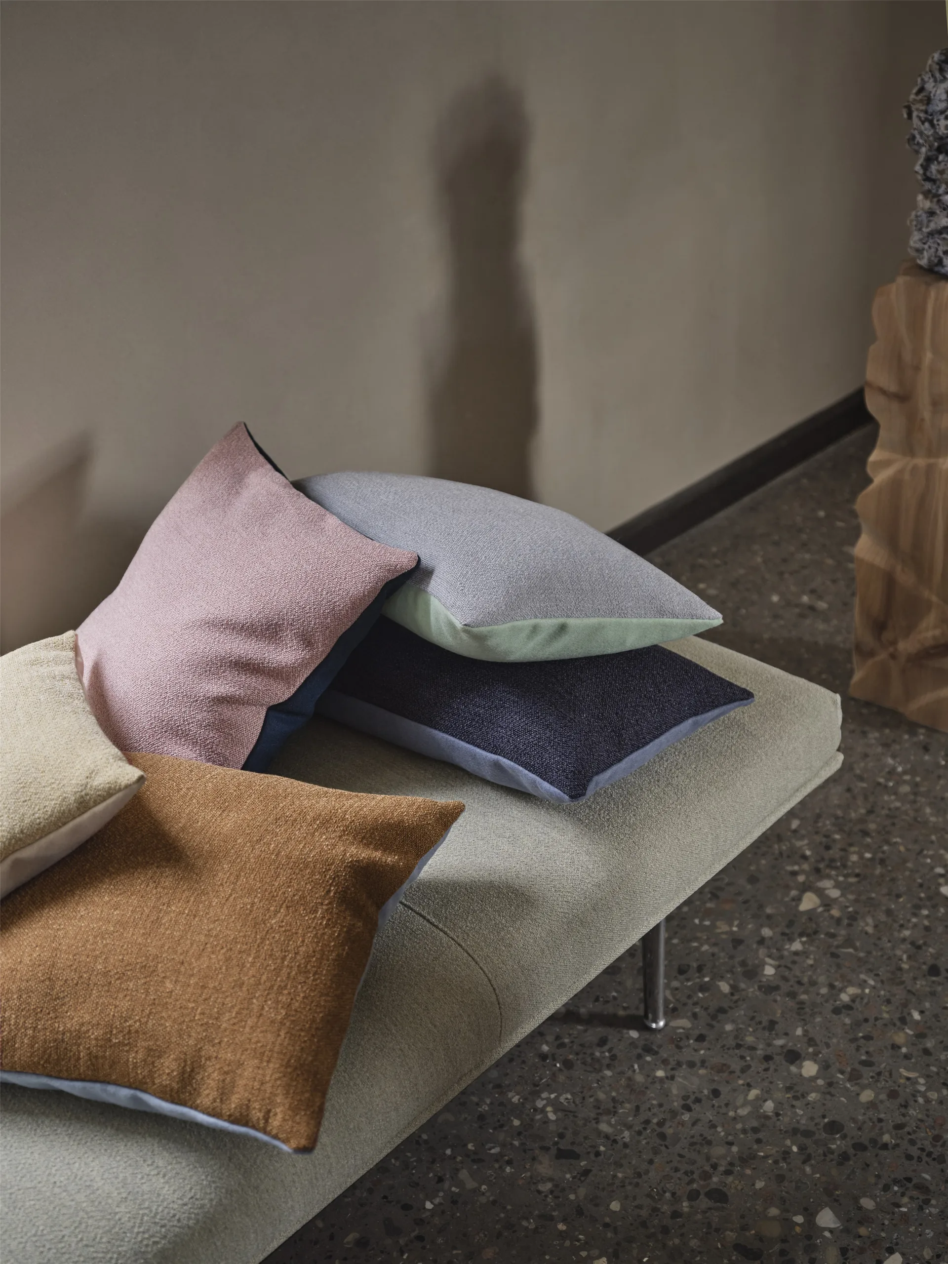 Mingle 靠枕|靠垫 45x45 cm, Copper Brown-Light Blue Muuto