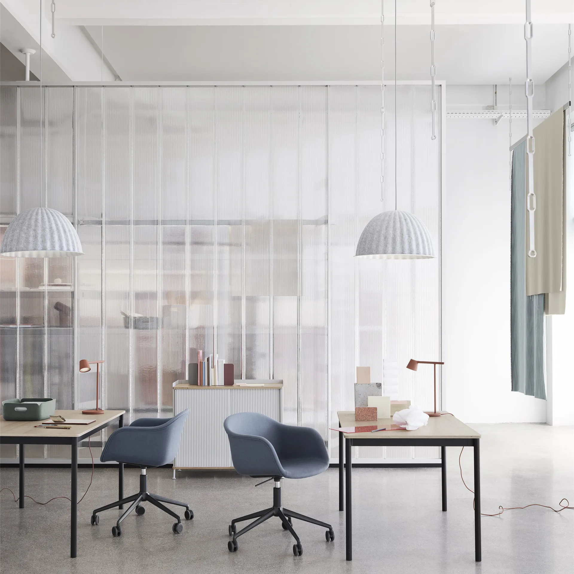 Muuto Bell系列55cm吸顶灯, 白色 painted Muuto