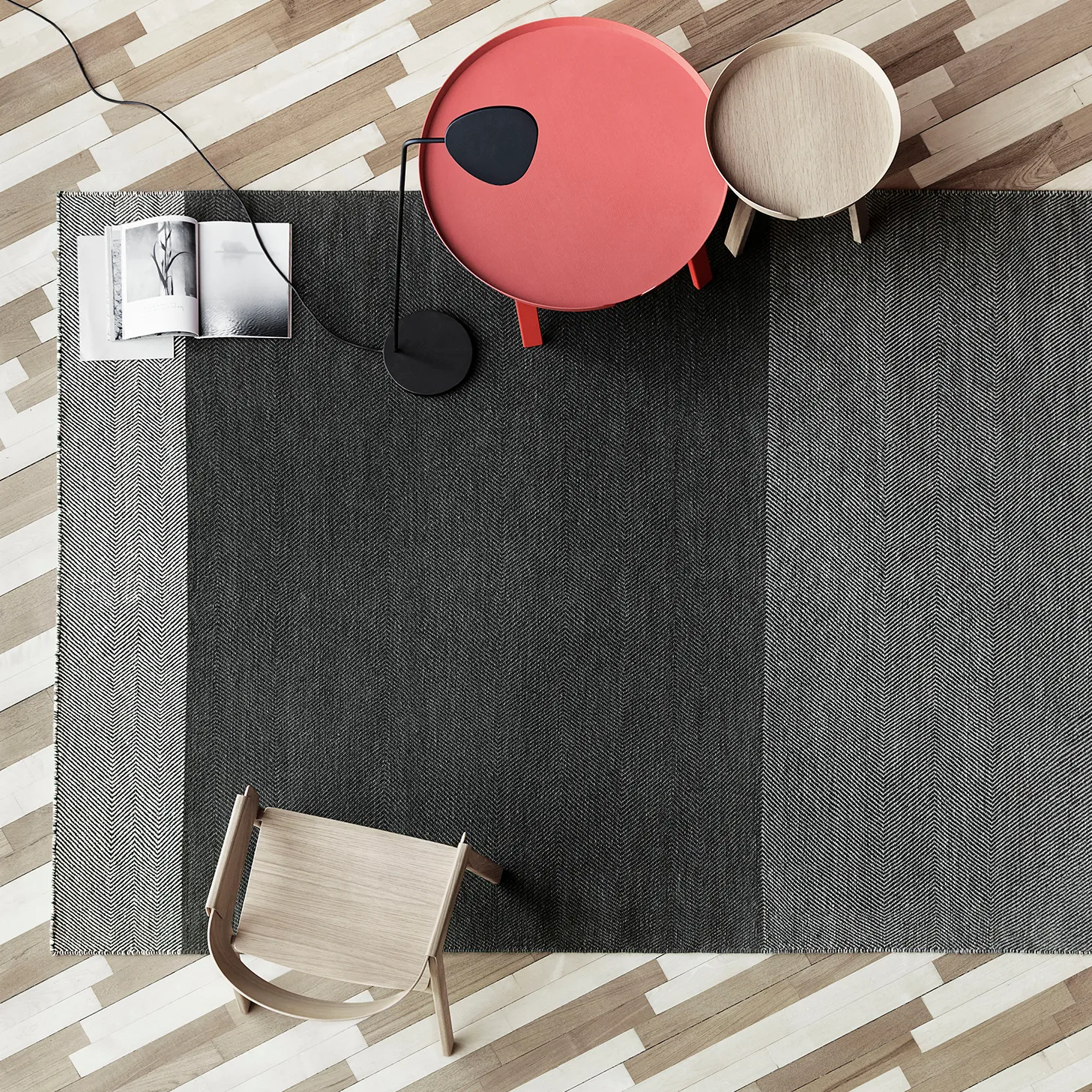 Muuto Varjo系列鱼骨纹羊毛地毯 170×240cm, dark 灰色 Muuto
