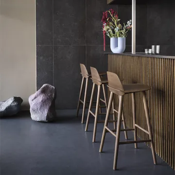 Nerd 吧台椅65Cm - 碳化深棕色 - Muuto