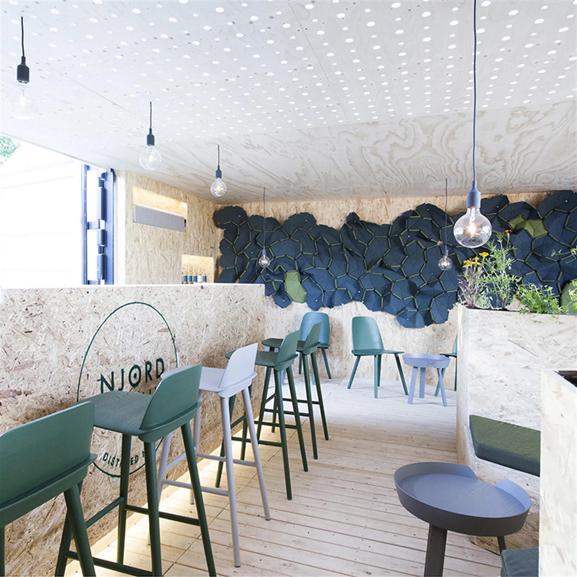 Nerd Barstool, Dark-绿色 Muuto