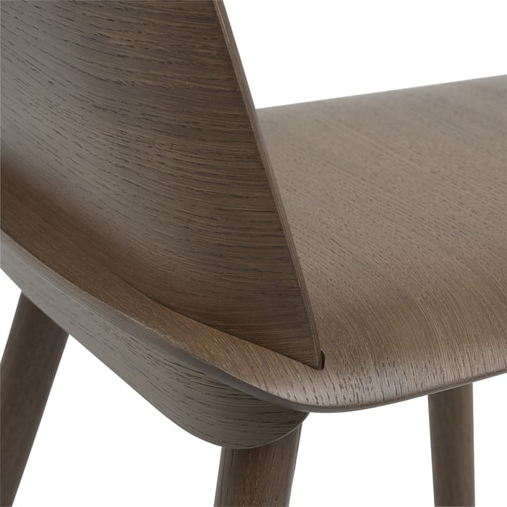 Nerd 椅子, Stained dark 棕色 Muuto
