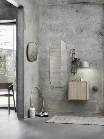 Stacked 2.0 shelving with door, 中 - 自然木色 - Muuto