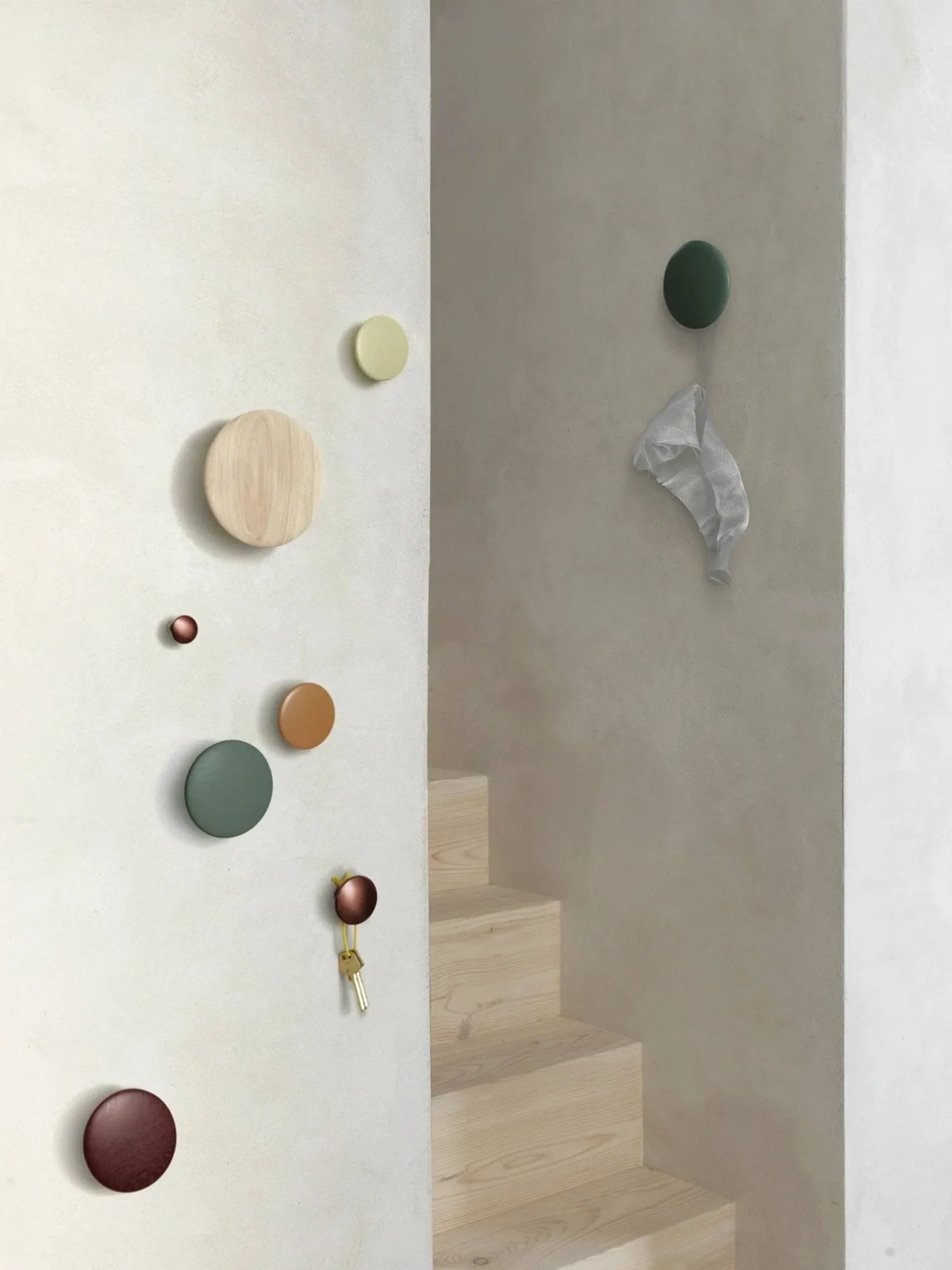 The Dots 衣钩 橡木, Ø13cm Muuto