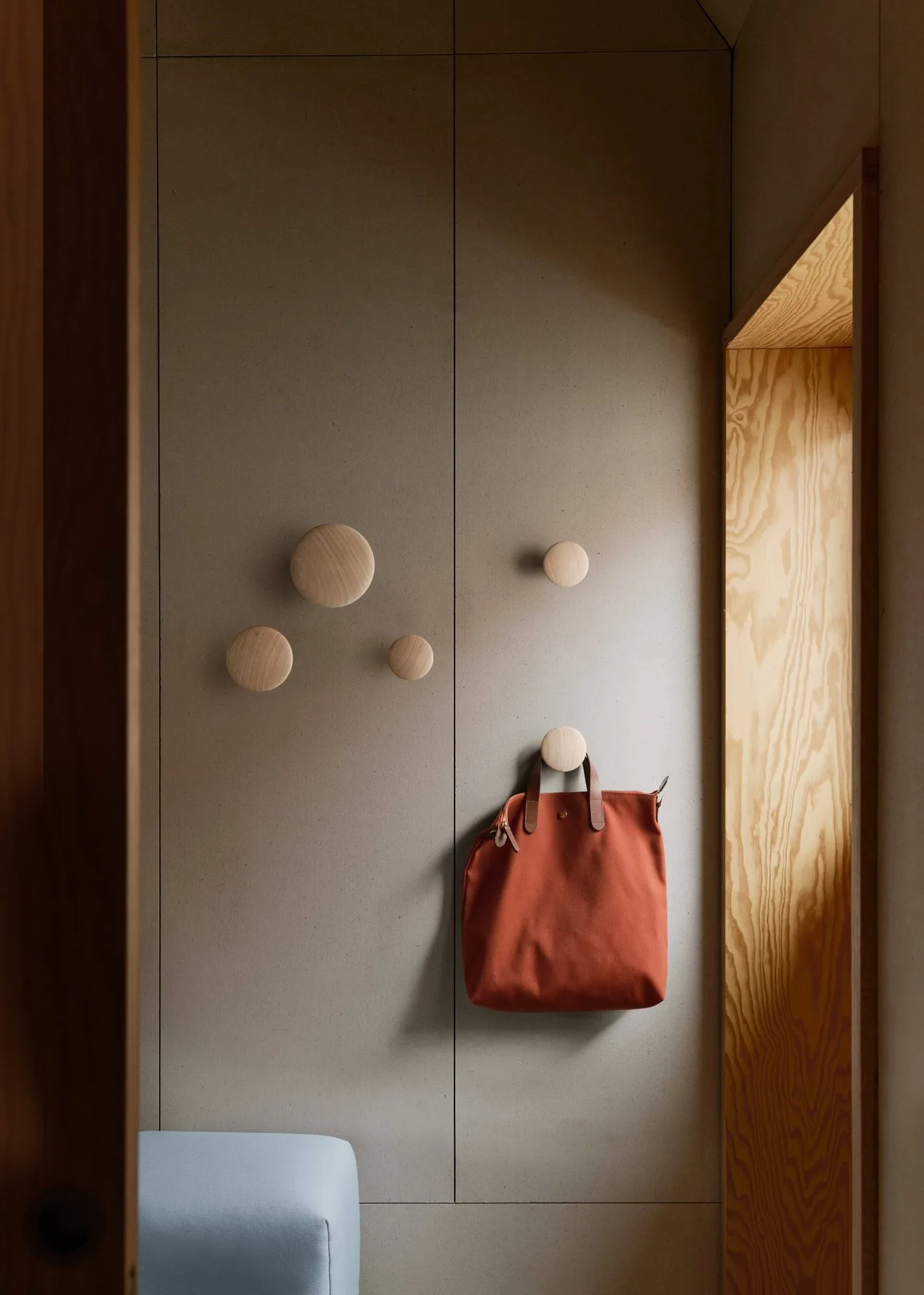 The Dots 衣钩 5件装, 橡木 Muuto